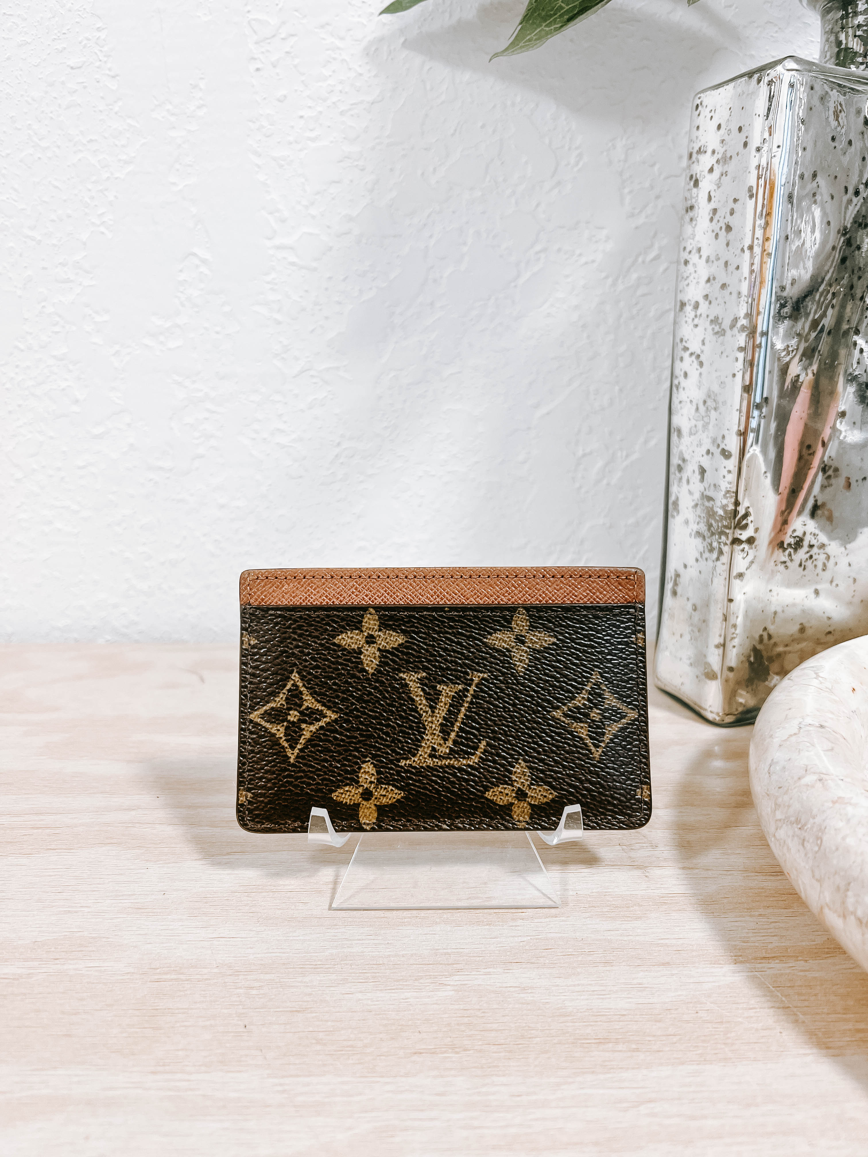 Pre-Owned Louis Vuitton Monogram Card Holder *Final Sale*