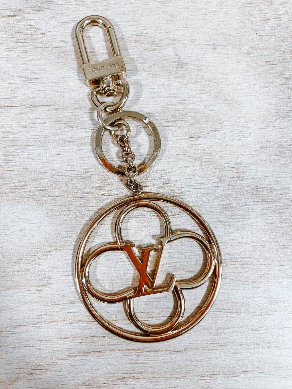 Pre-Owned LV Brass Keychain Porte Cle Flower Bag Charm