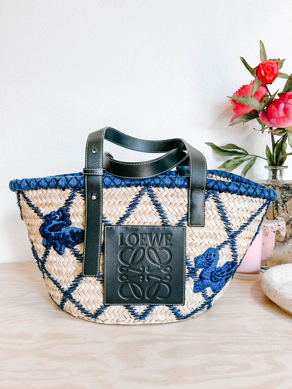 Pre-Owned Loewe Medium Animal Embroidered Raffia Basket Bag