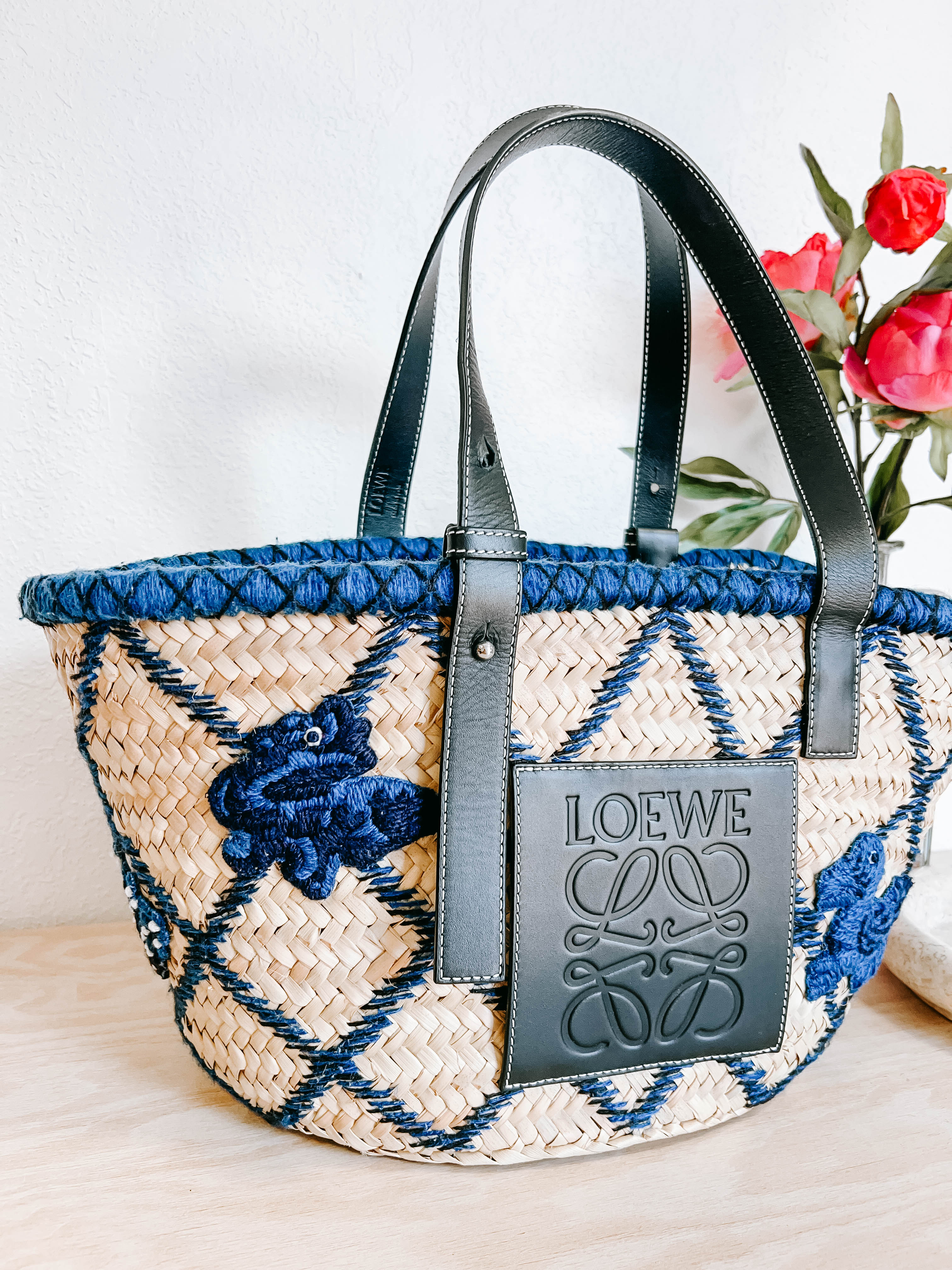 Pre-Owned Loewe Medium Animal Embroidered Raffia Basket Bag