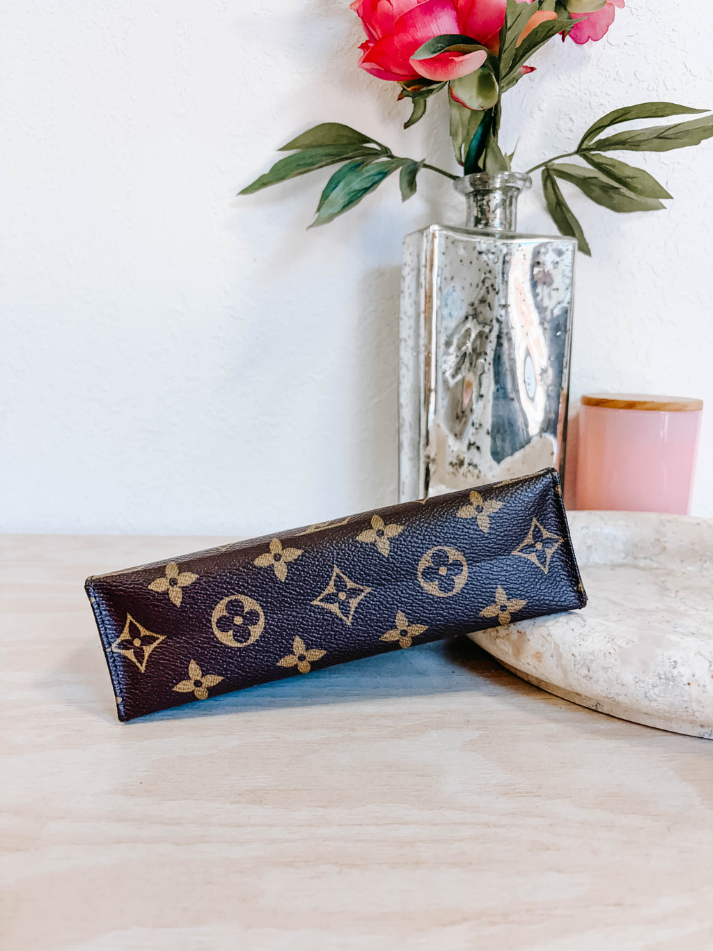 Pre-Owned Louis Vuitton Monogram Toiletry 19 Case *Final Sale*