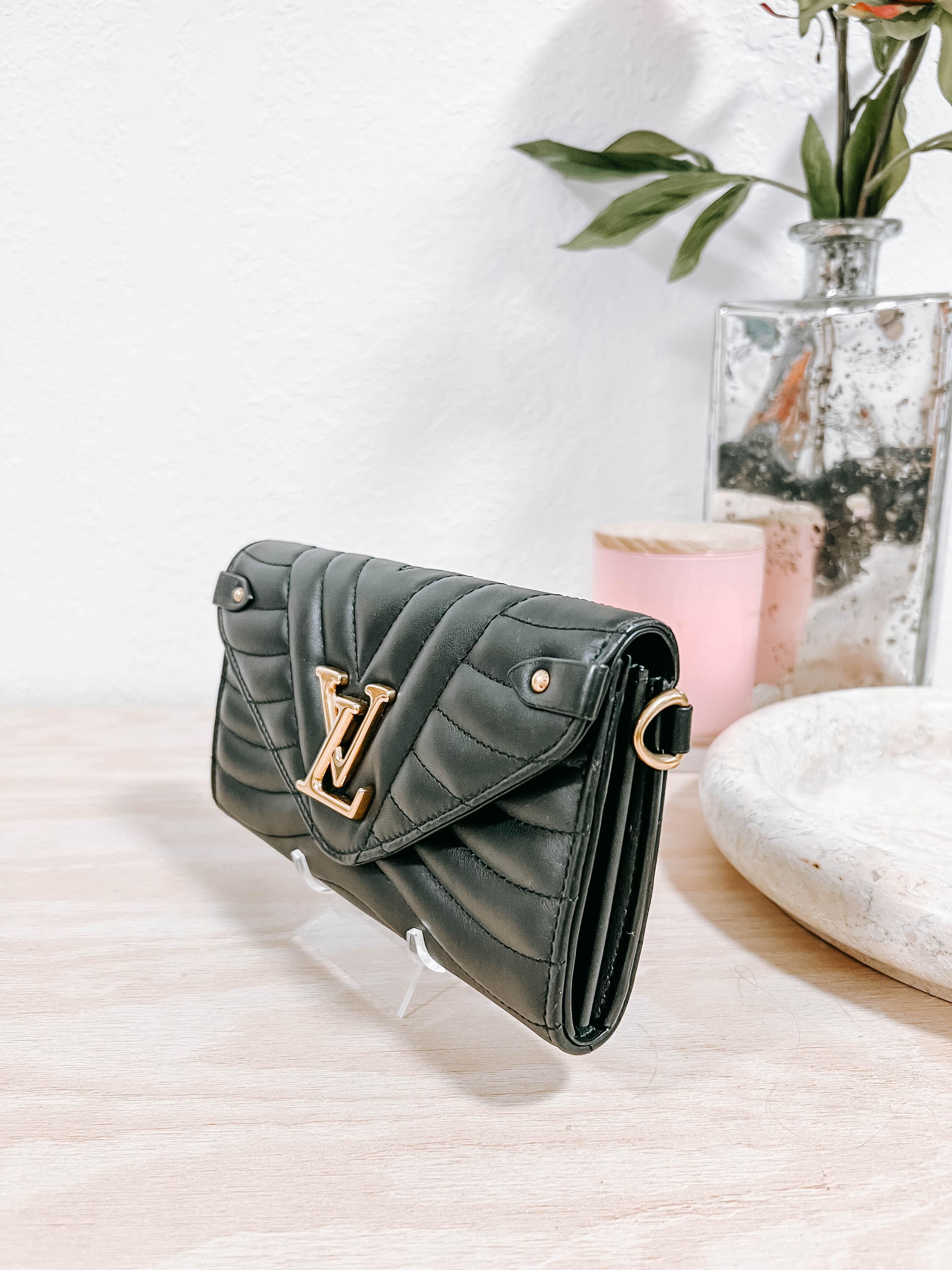 Pre-Owned LV New Wave Long Wallet