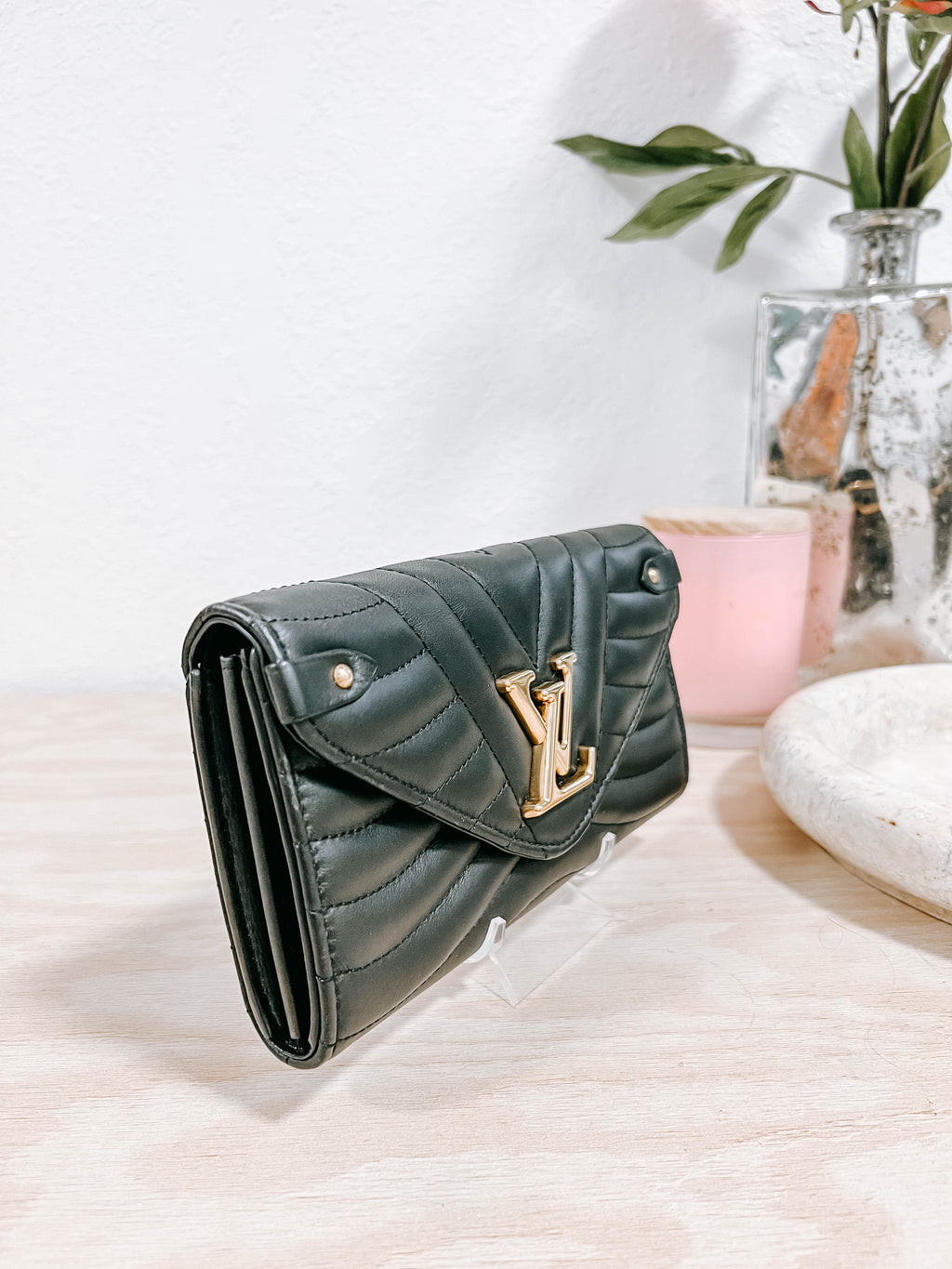 Pre-Owned LV New Wave Long Wallet