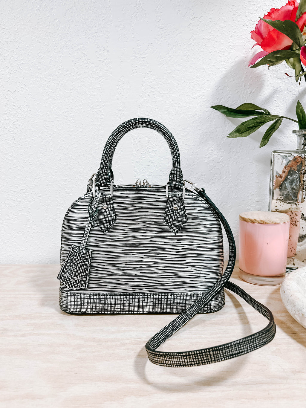 Pre-Owned LV Epi Alma Platine BB