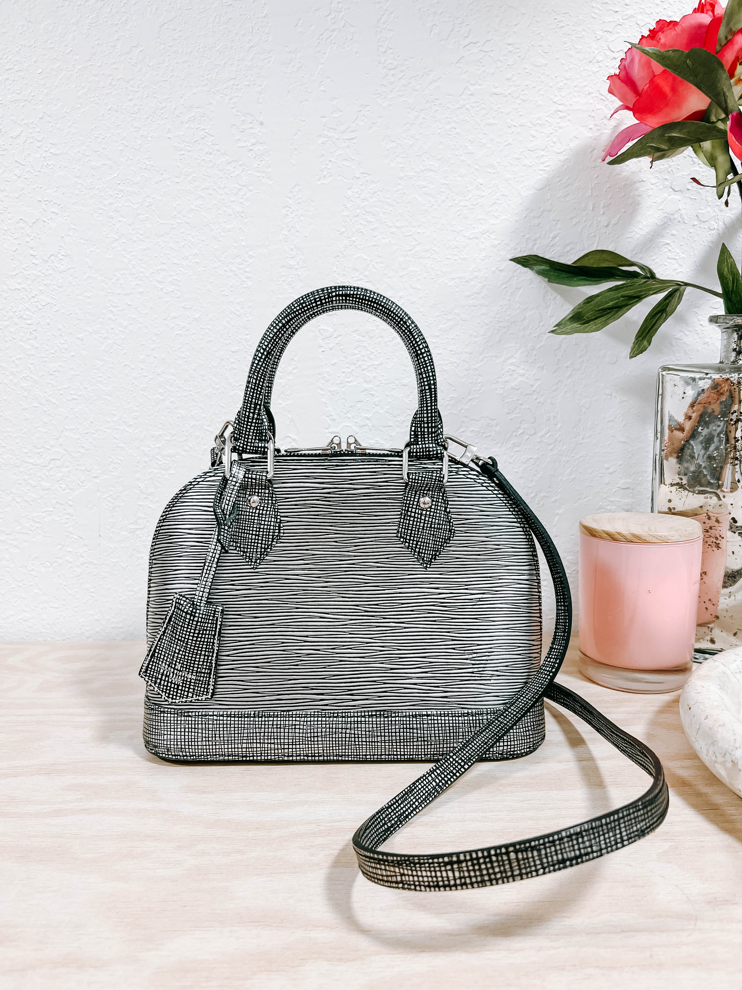 Pre-Owned LV Epi Alma Platine BB