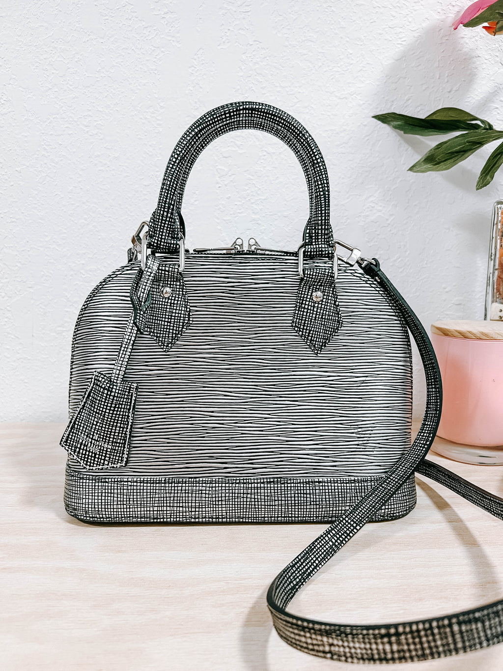 Pre-Owned LV Epi Alma Platine BB