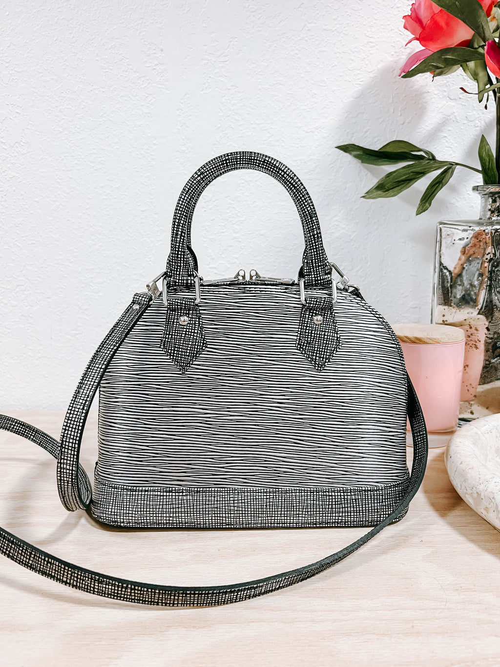 Pre-Owned LV Epi Alma Platine BB