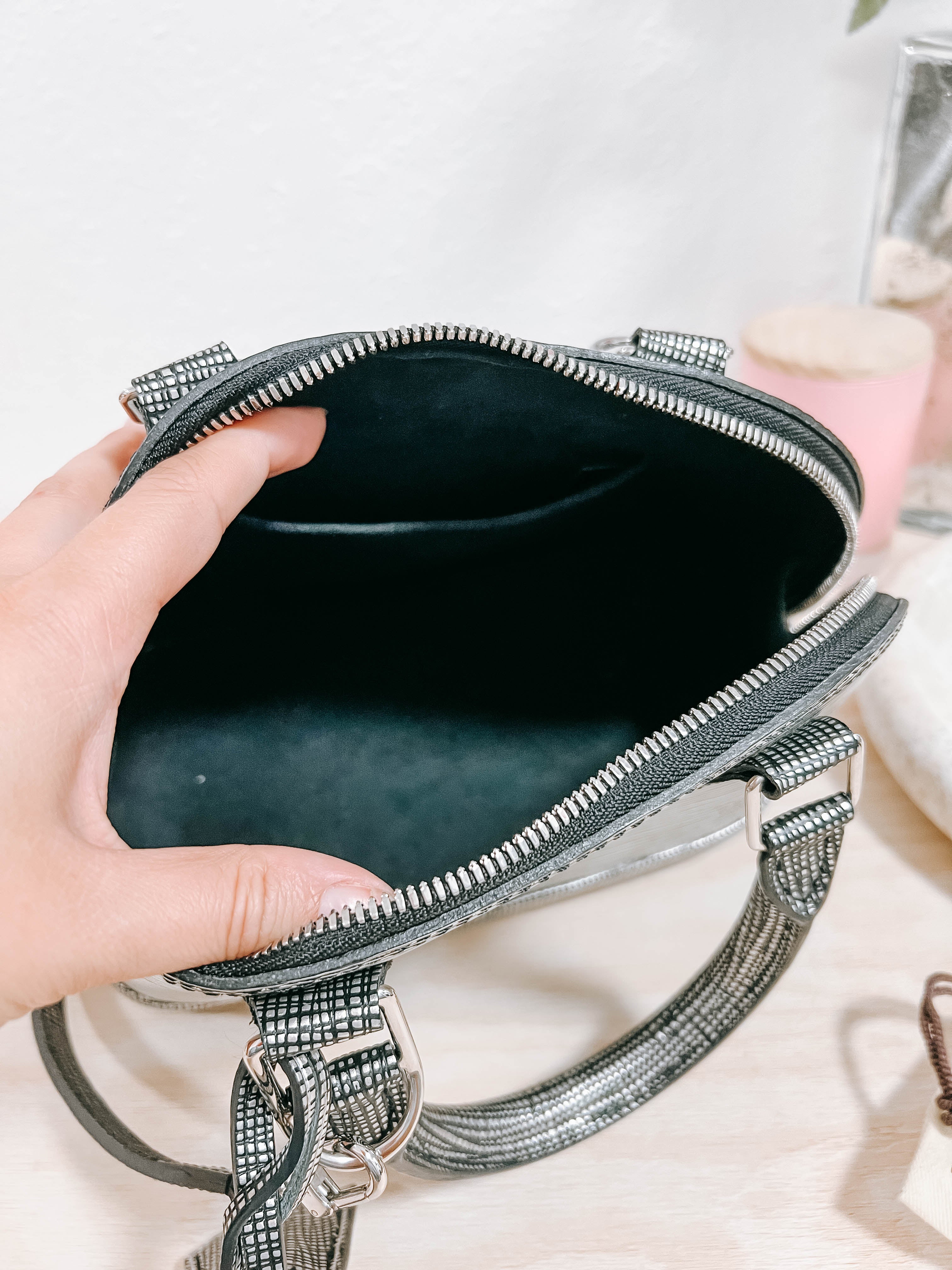 Pre-Owned LV Epi Alma Platine BB