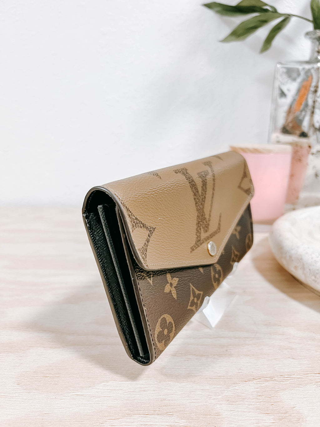 Pre-Owned Louis Vuitton Jumbo Reverse Monogram Sarah Wallet