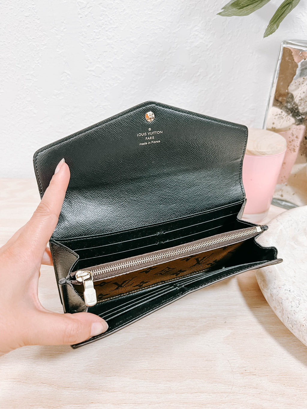 Pre-Owned Louis Vuitton Jumbo Reverse Monogram Sarah Wallet