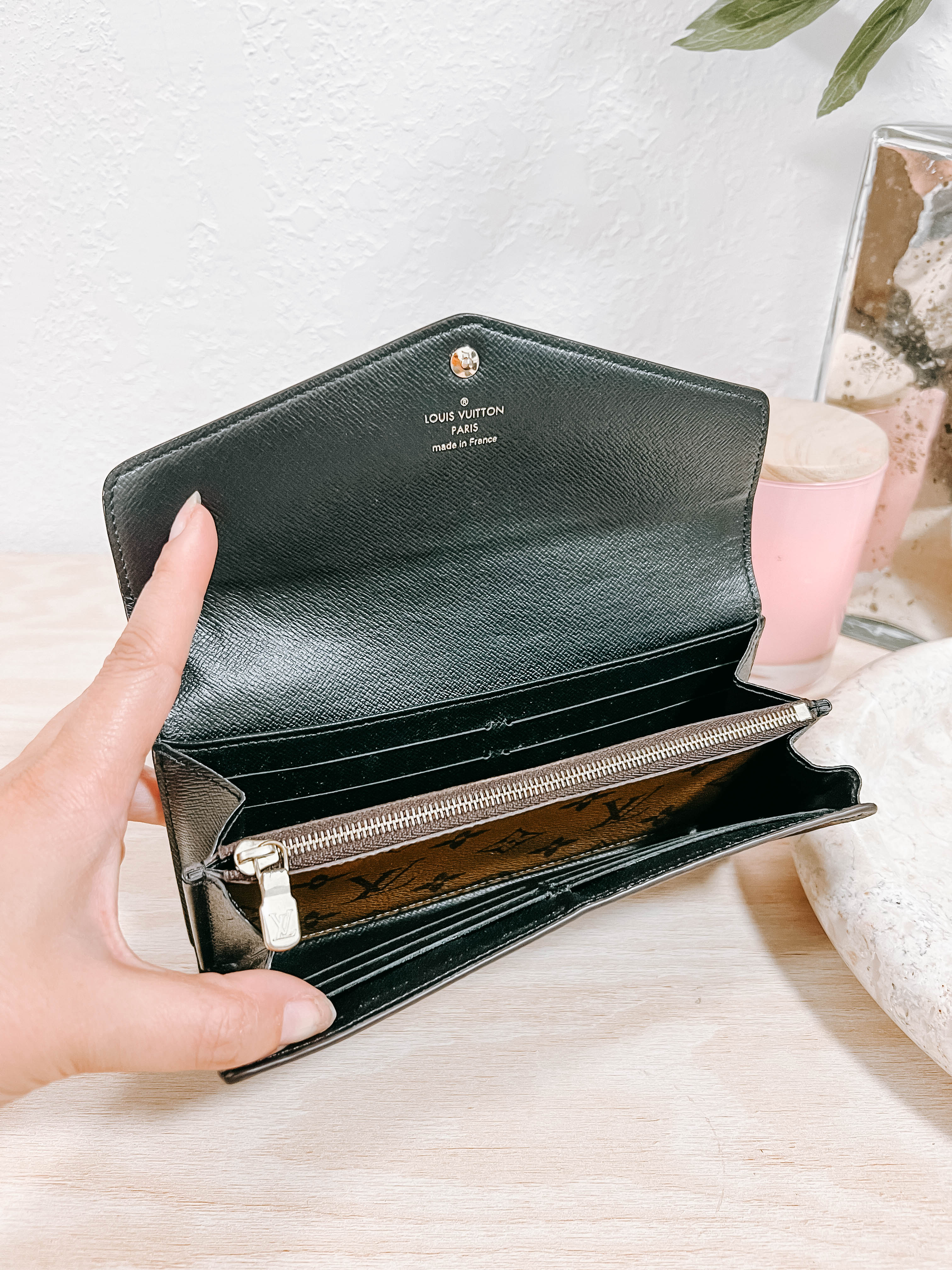 Pre-Owned Louis Vuitton Jumbo Reverse Monogram Sarah Wallet