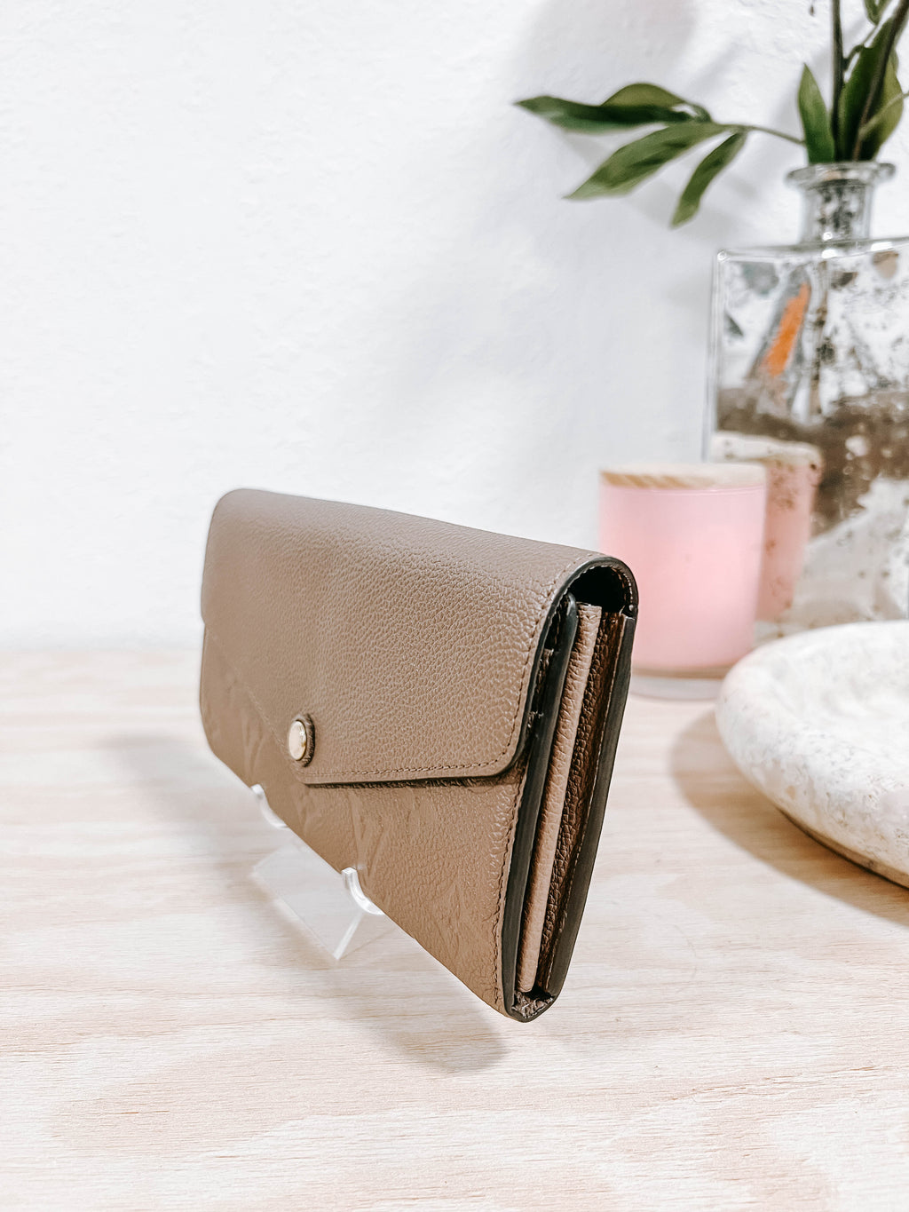 Pre-Owned Louis Vuitton Turtledove Empriente Sarah Wallet *Final Sale*