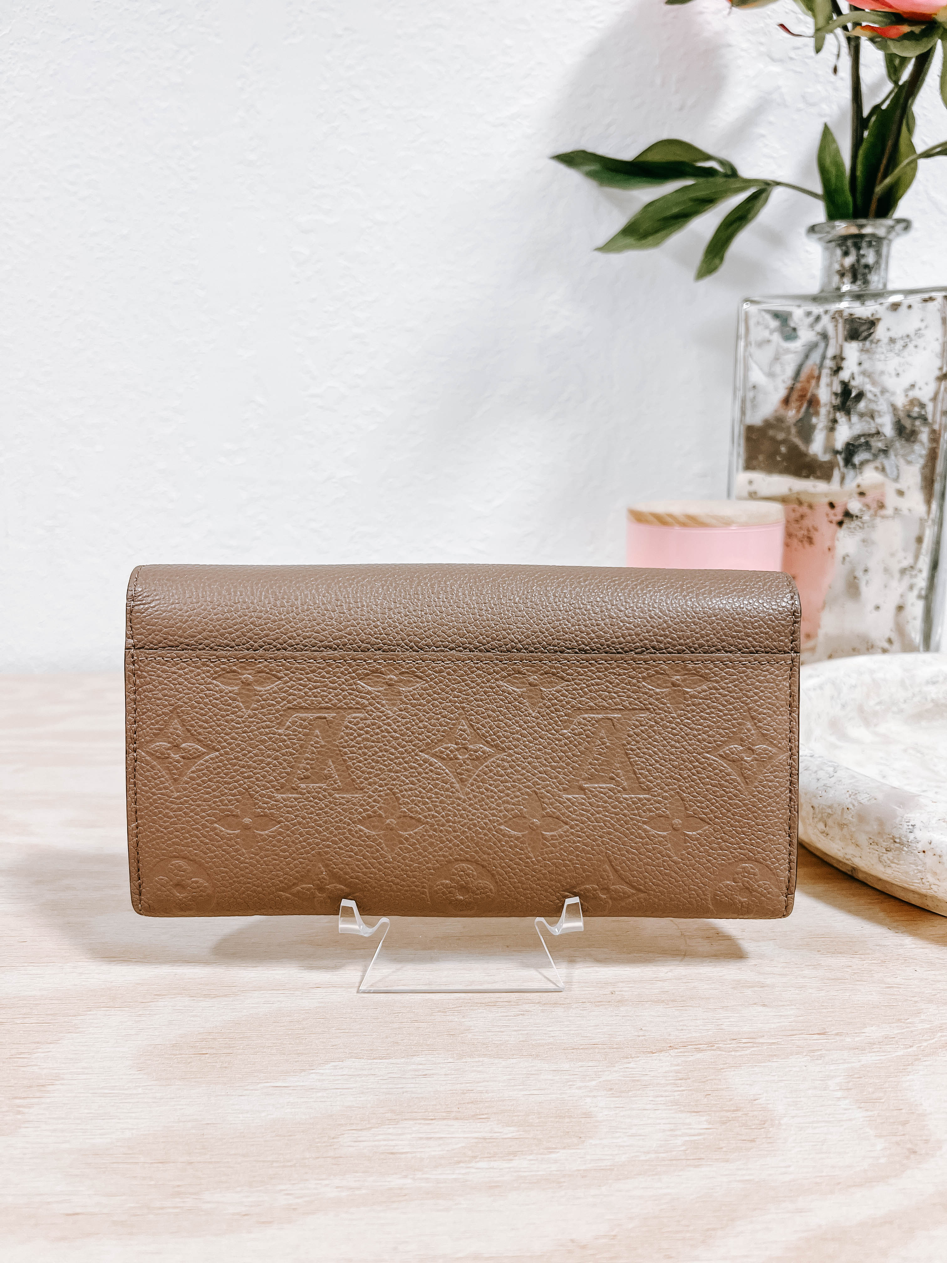 Pre-Owned Louis Vuitton Turtledove Empriente Sarah Wallet *Final Sale*
