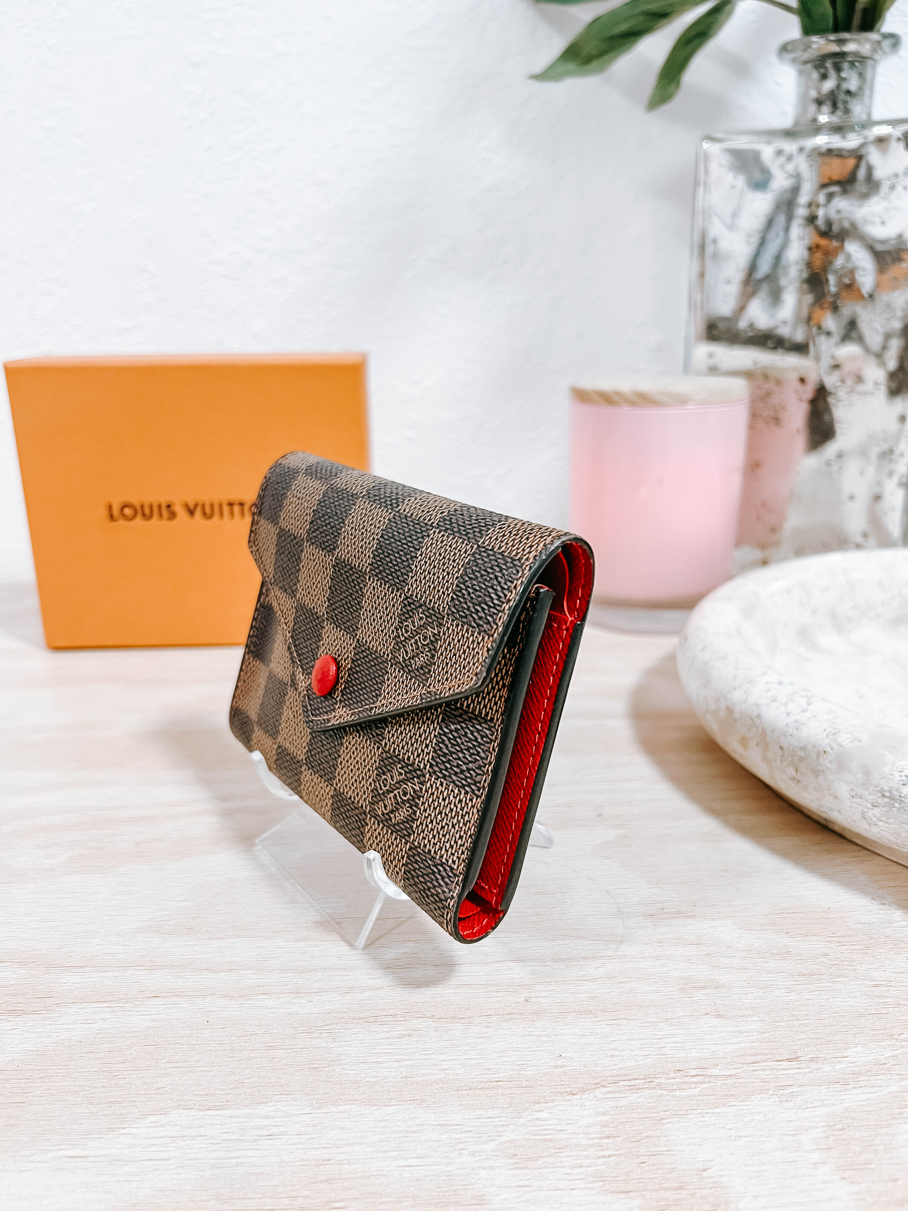 Pre-Owned Louis Vuitton Damier Ebene Victorine Wallet