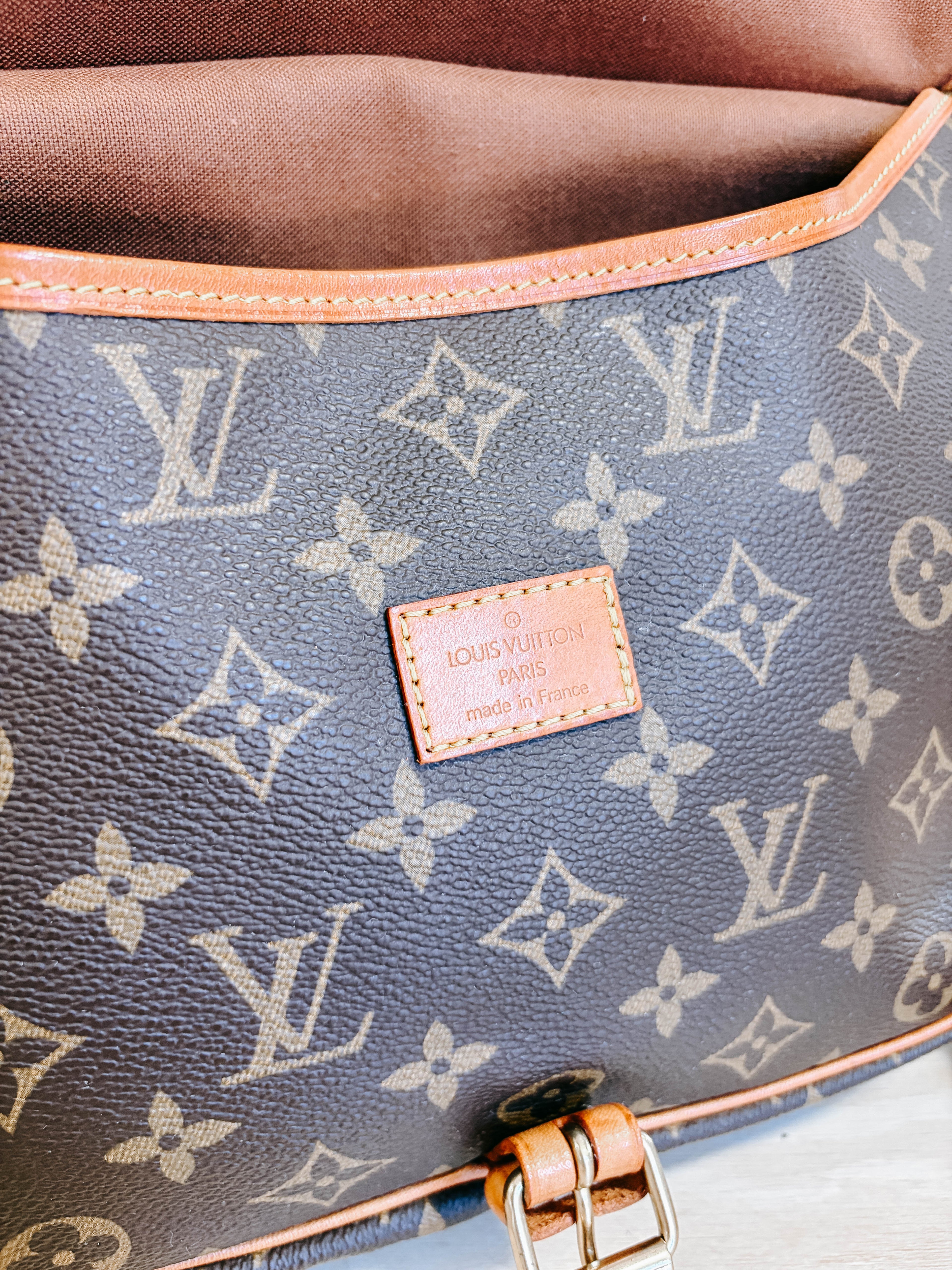 Pre-Owned Louis Vuitton Monogram Saumur 30 Crossbody Bag *Final Sale*