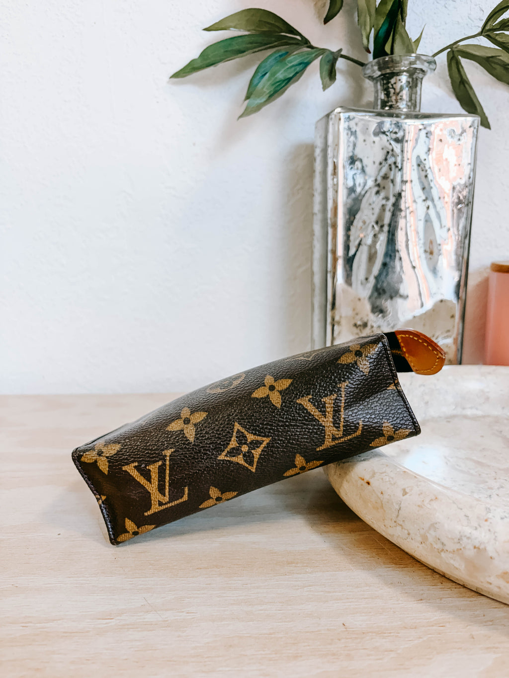 Pre-Owned Louis Vuitton Monogram Toiletry 15 Case *Final Sale*