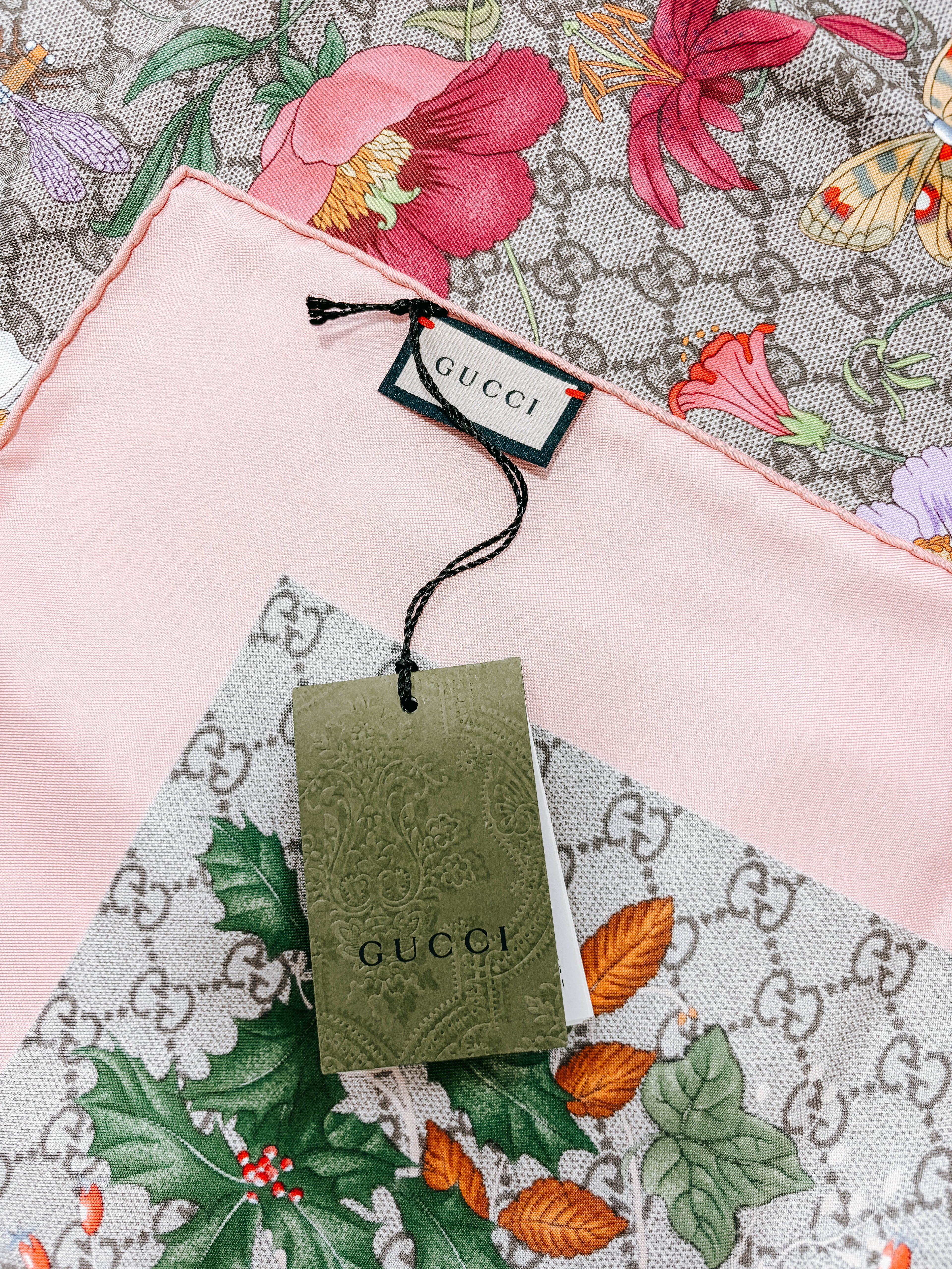 Pre-Owned NWT Gucci Floral Square Scarf *Final Sale*