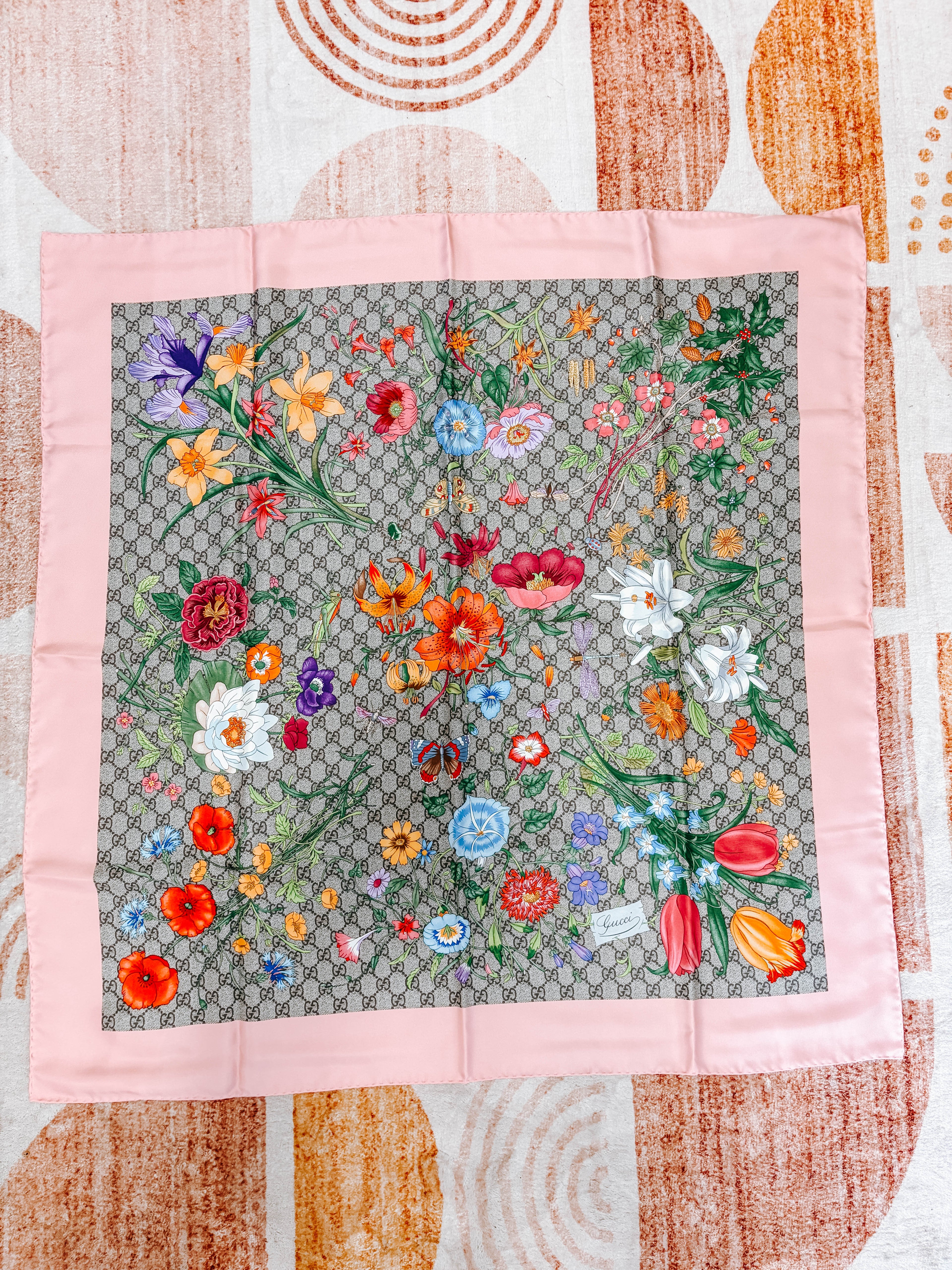 Pre-Owned NWT Gucci Floral Square Scarf *Final Sale*