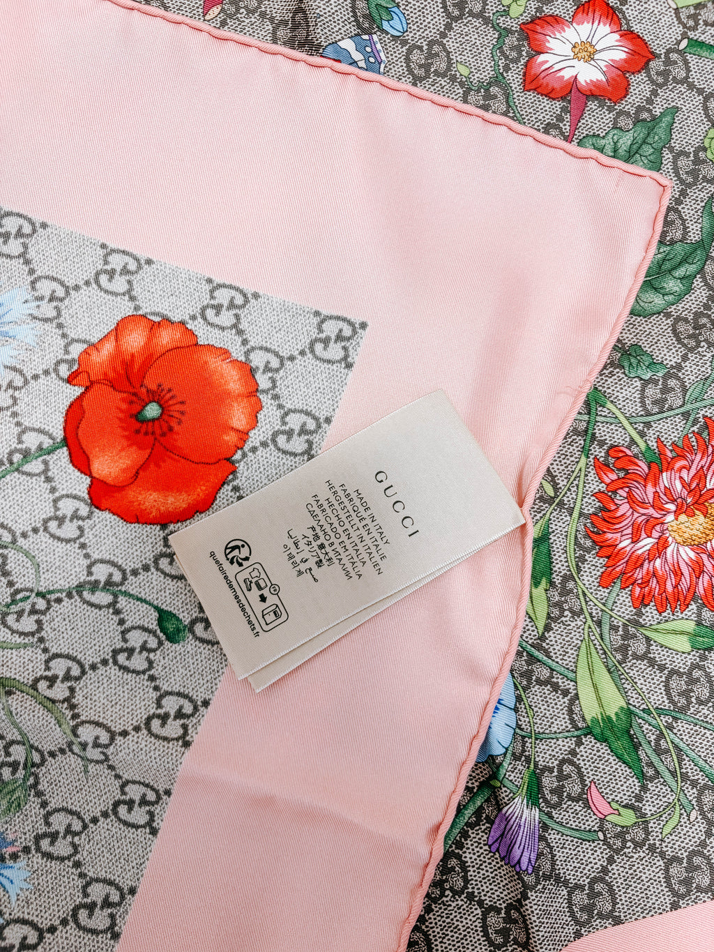 Pre-Owned NWT Gucci Floral Square Scarf *Final Sale*