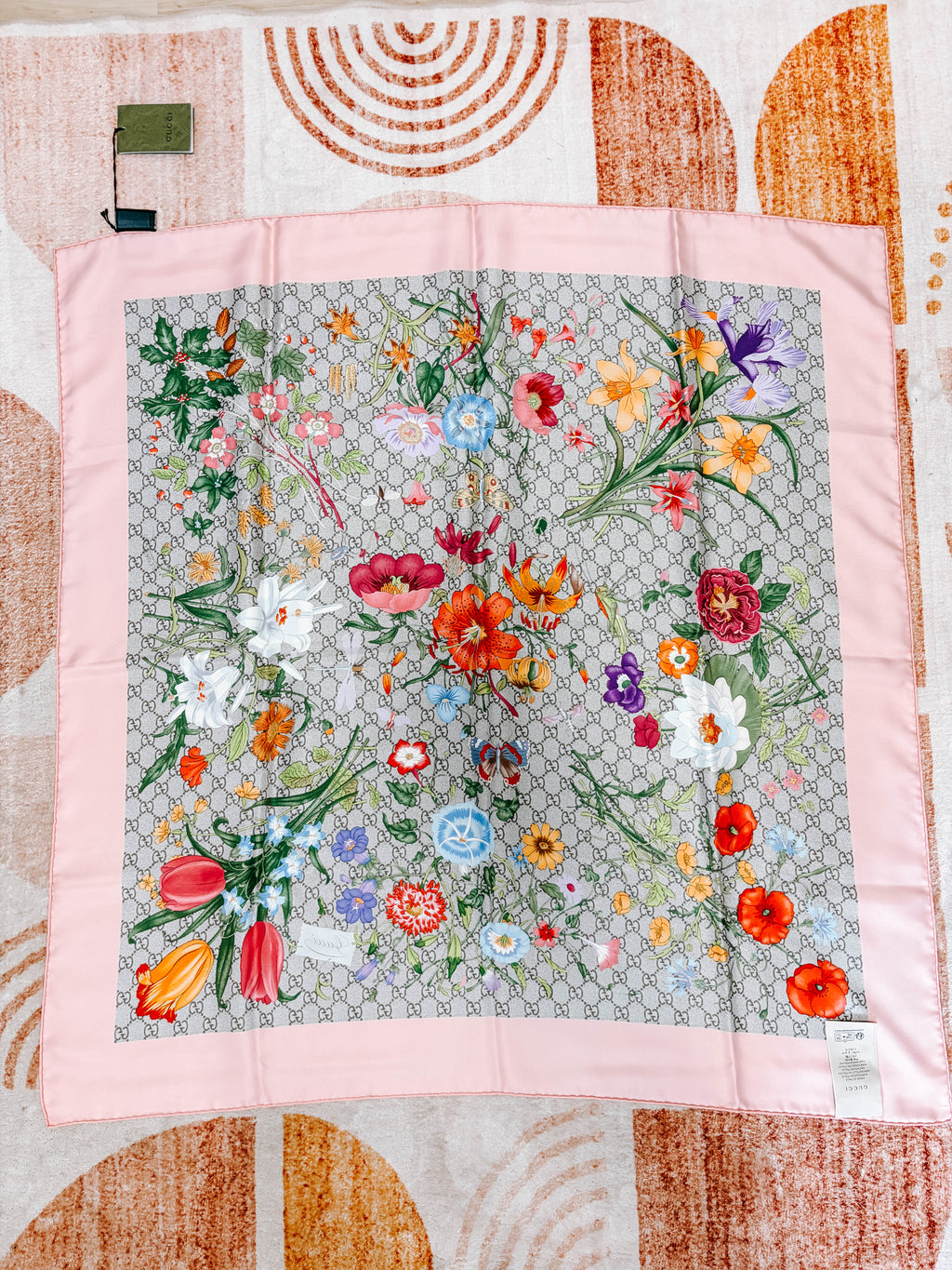Pre-Owned NWT Gucci Floral Square Scarf *Final Sale*
