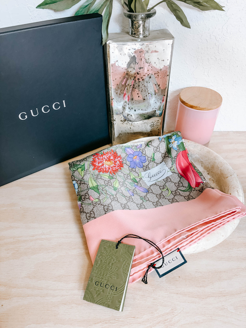 Pre-Owned NWT Gucci Floral Square Scarf *Final Sale*