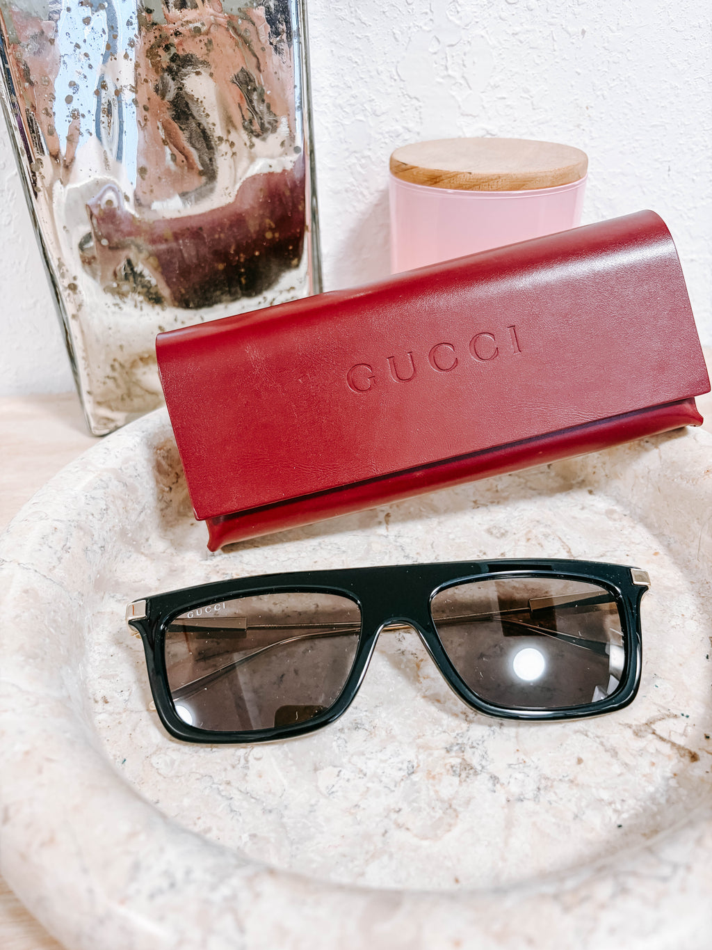 Pre-Owned Gucci Black Wide Frame Sunglasses with Case