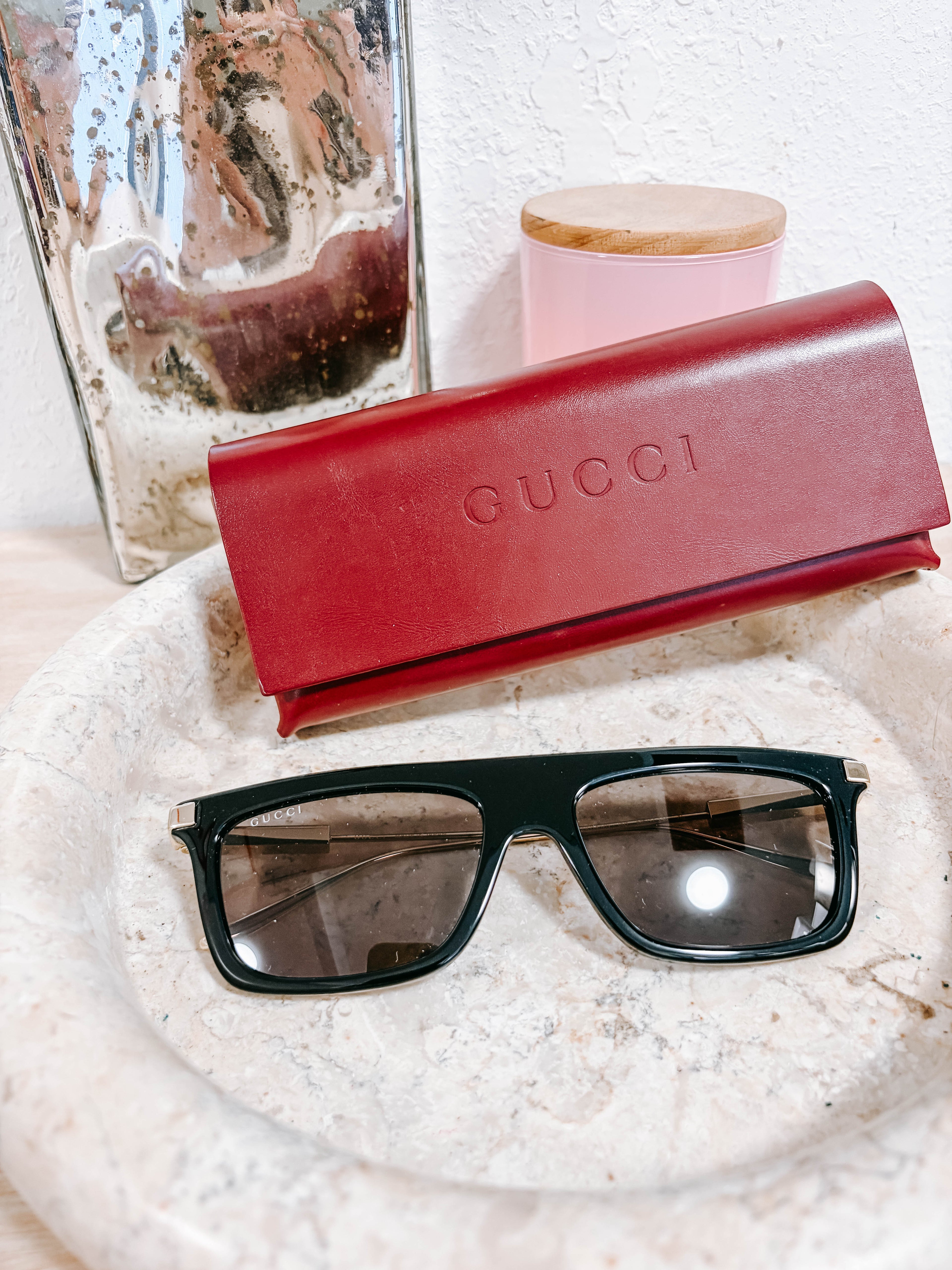 Pre-Owned Gucci Black Wide Frame Sunglasses with Case