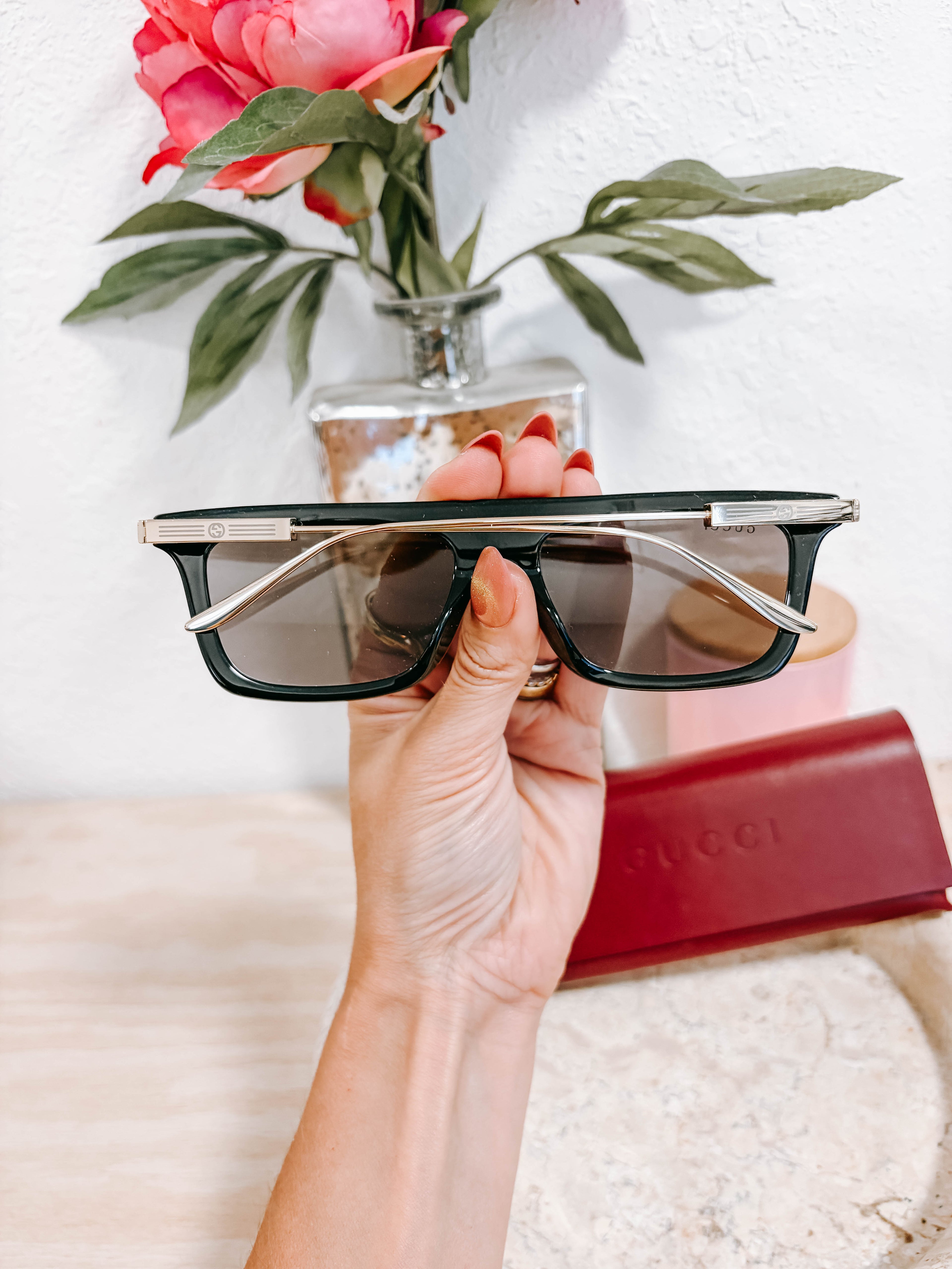 Pre-Owned Gucci Black Wide Frame Sunglasses with Case