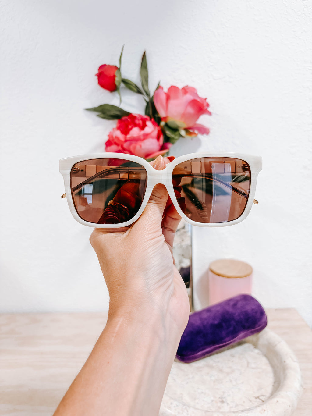 Pre-Owned Gucci White/Cream Square Frame Sunglasses