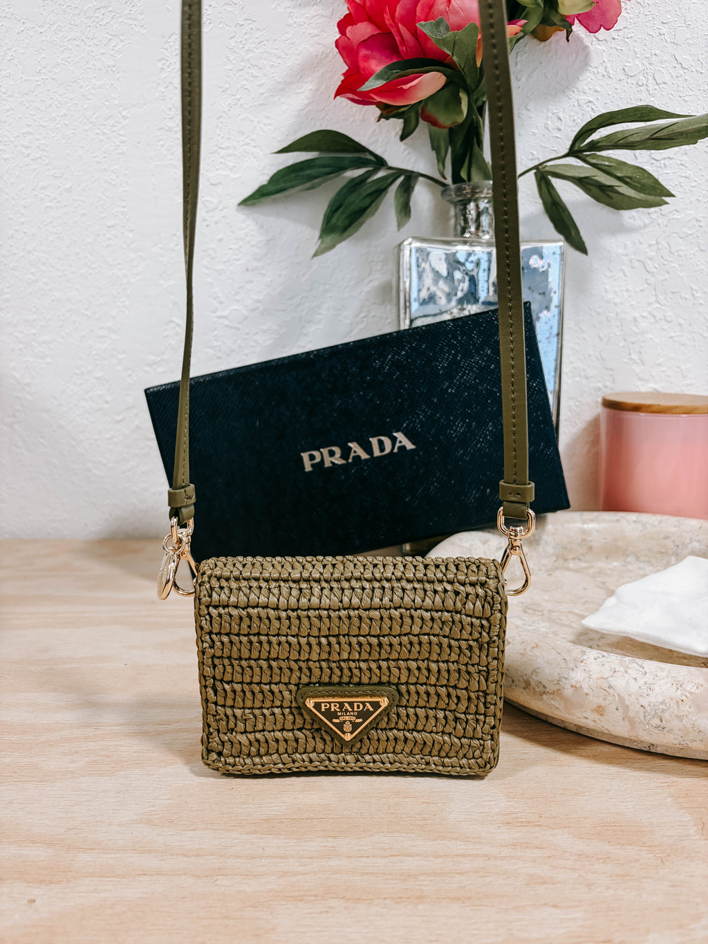 Pre-Owned Prada Olive Green Raffia Card Holder On Strap