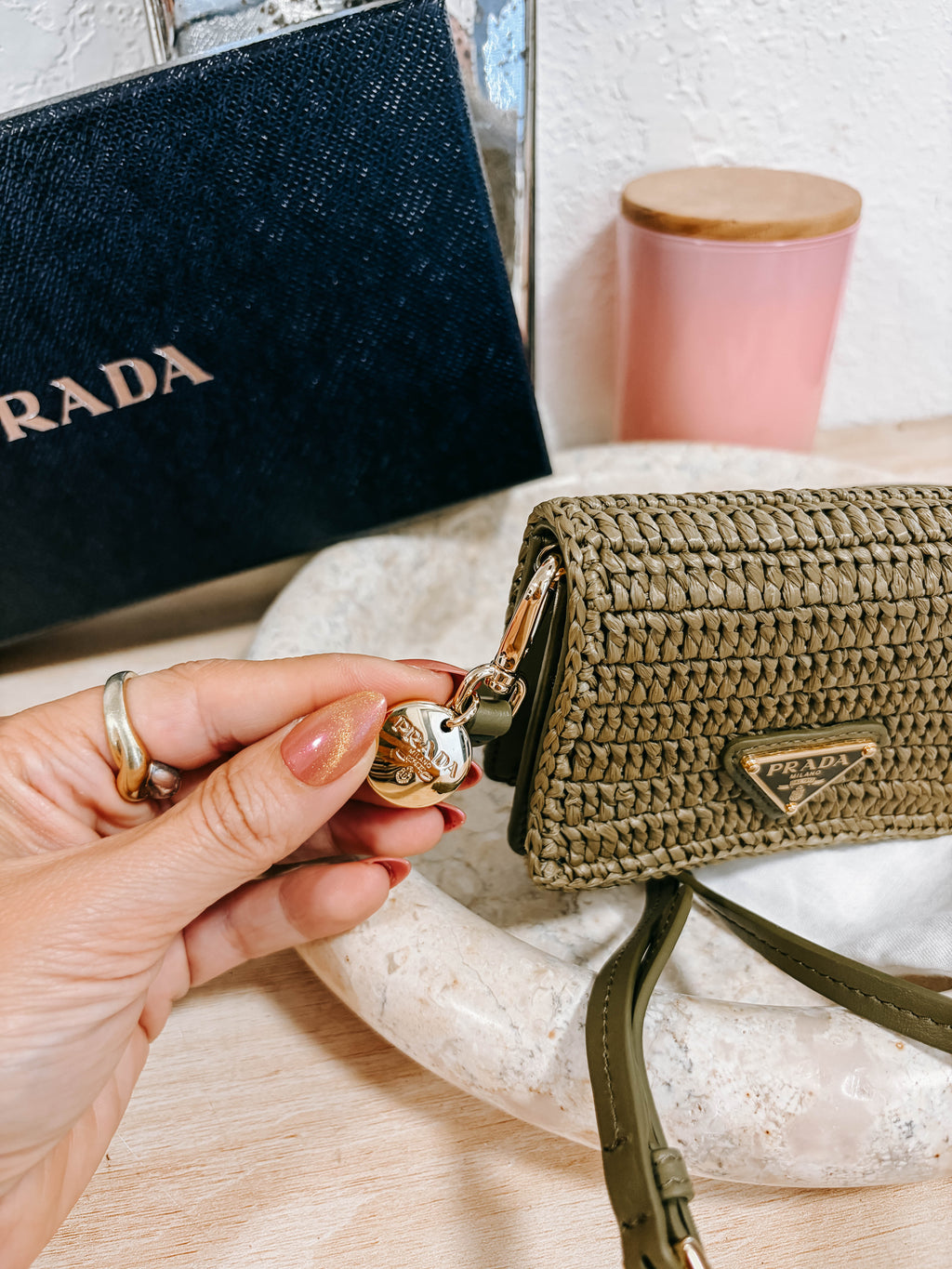 Pre-Owned Prada Olive Green Raffia Card Holder On Strap