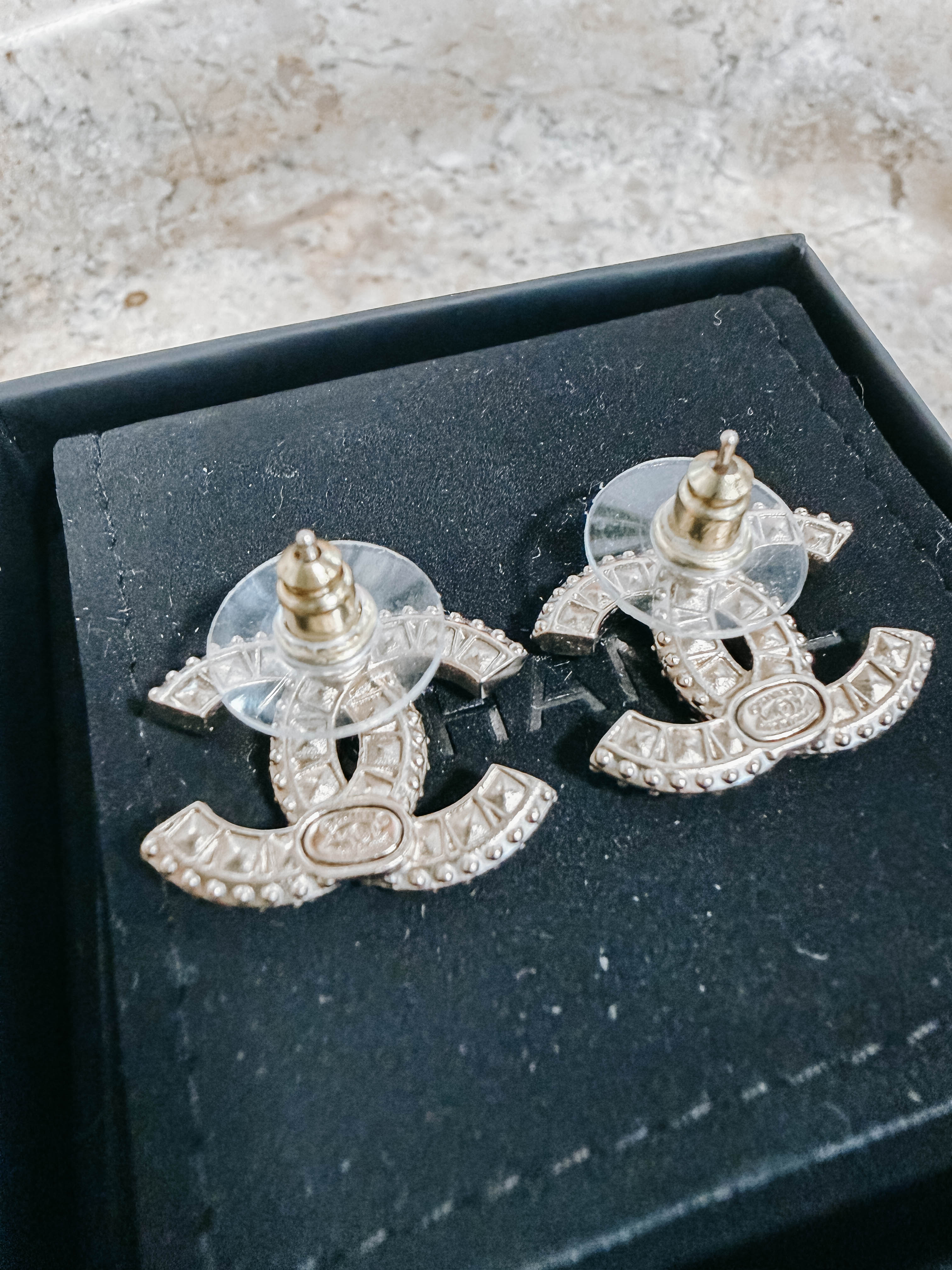 Pre-Owned Chanel Coco Mark Champagne Gold Plated Rhinestone Earrings