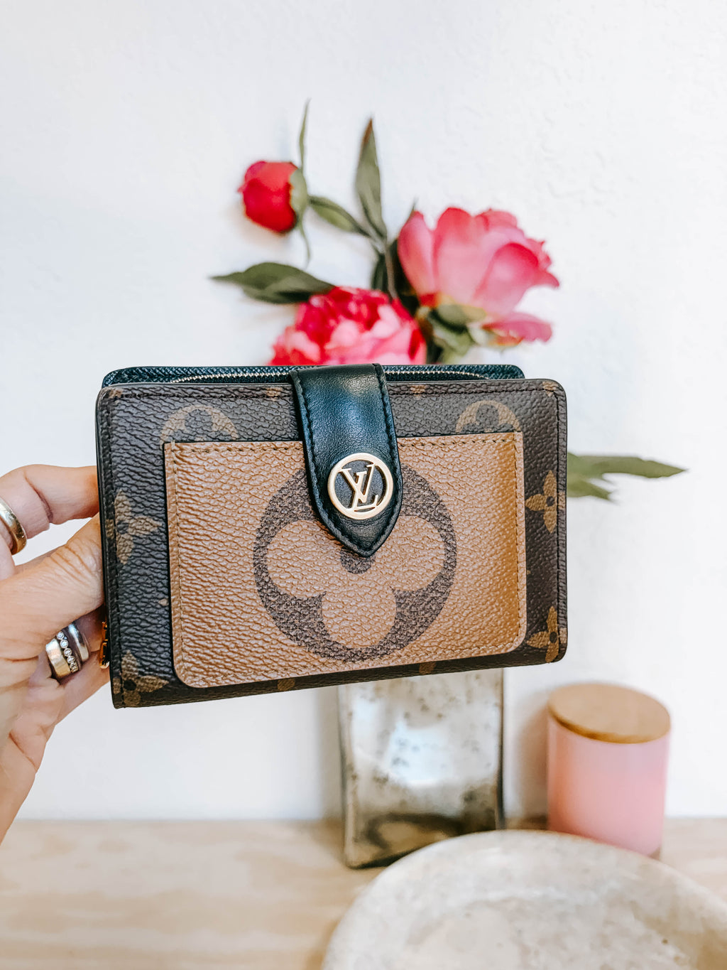 Pre-Owned Louis Vuitton Juliette Wallet Reverse Monogram