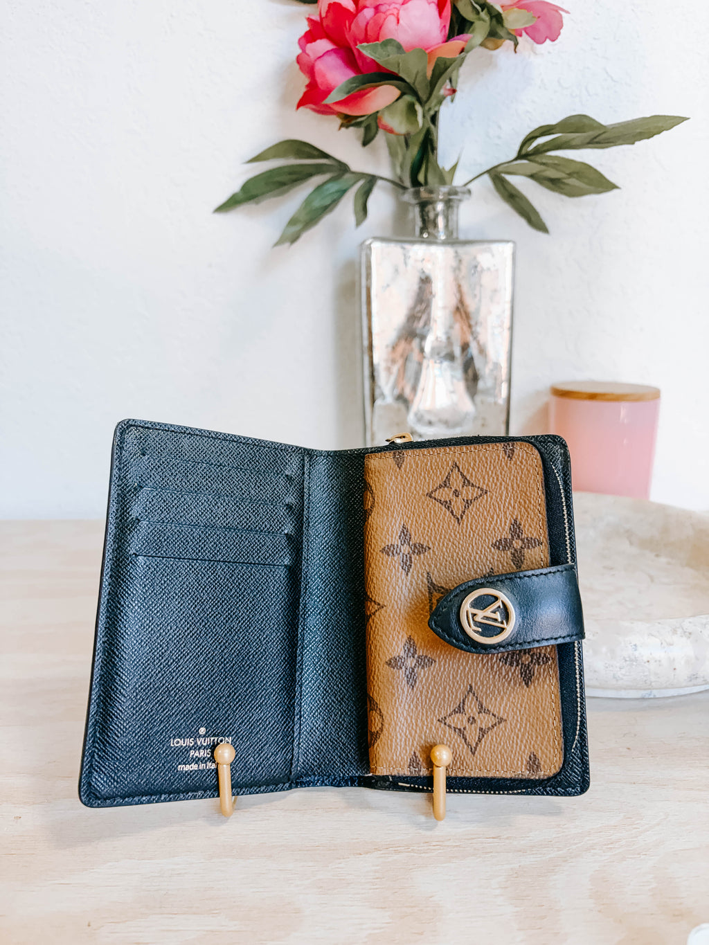 Pre-Owned Louis Vuitton Juliette Wallet Reverse Monogram