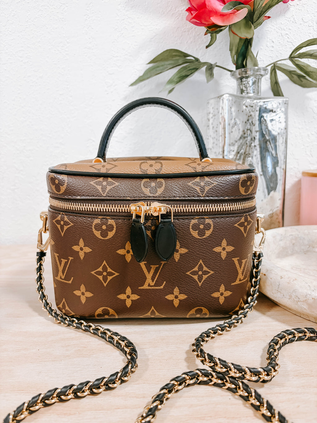Pre-Owned Louis Vuitton Reverse Monogram Vanity Bag