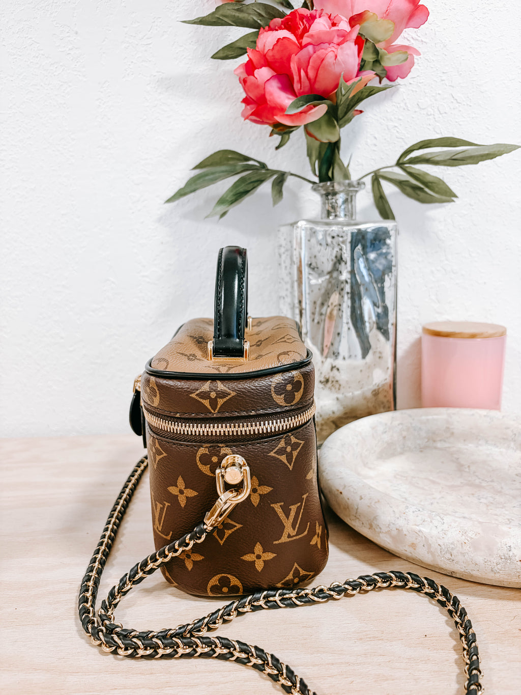 Pre-Owned Louis Vuitton Reverse Monogram Vanity Bag