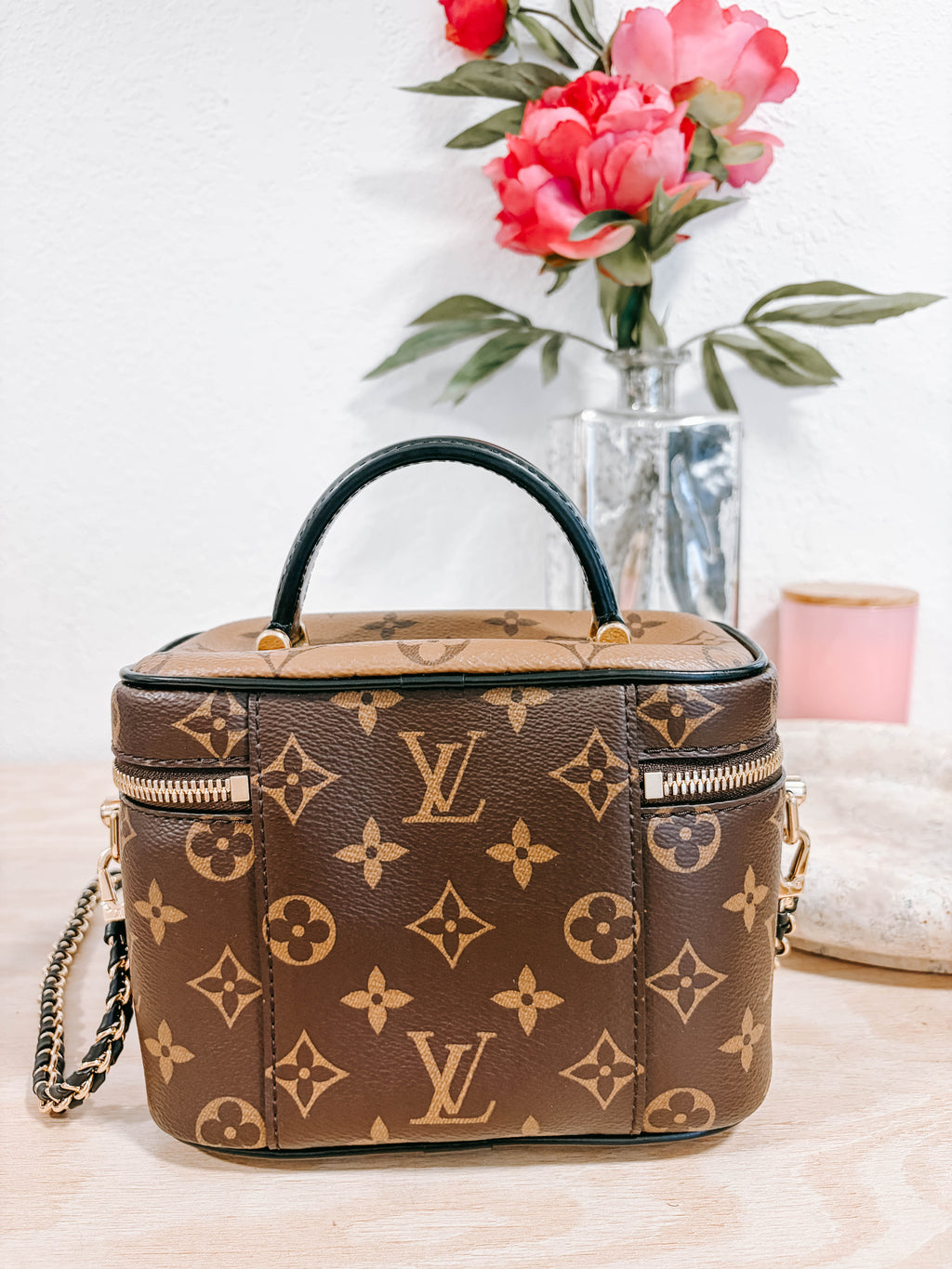 Pre-Owned Louis Vuitton Reverse Monogram Vanity Bag