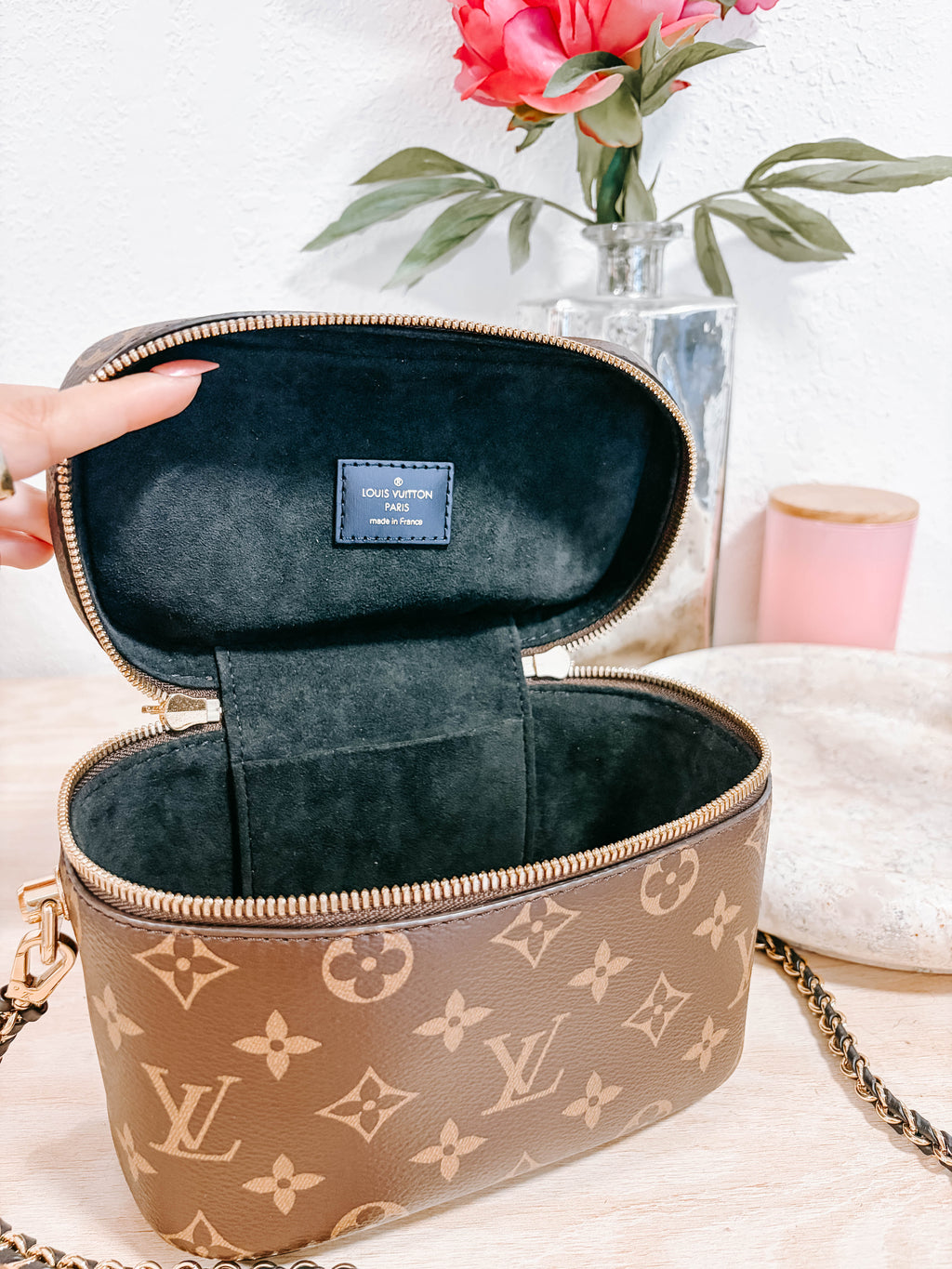 Pre-Owned Louis Vuitton Reverse Monogram Vanity Bag