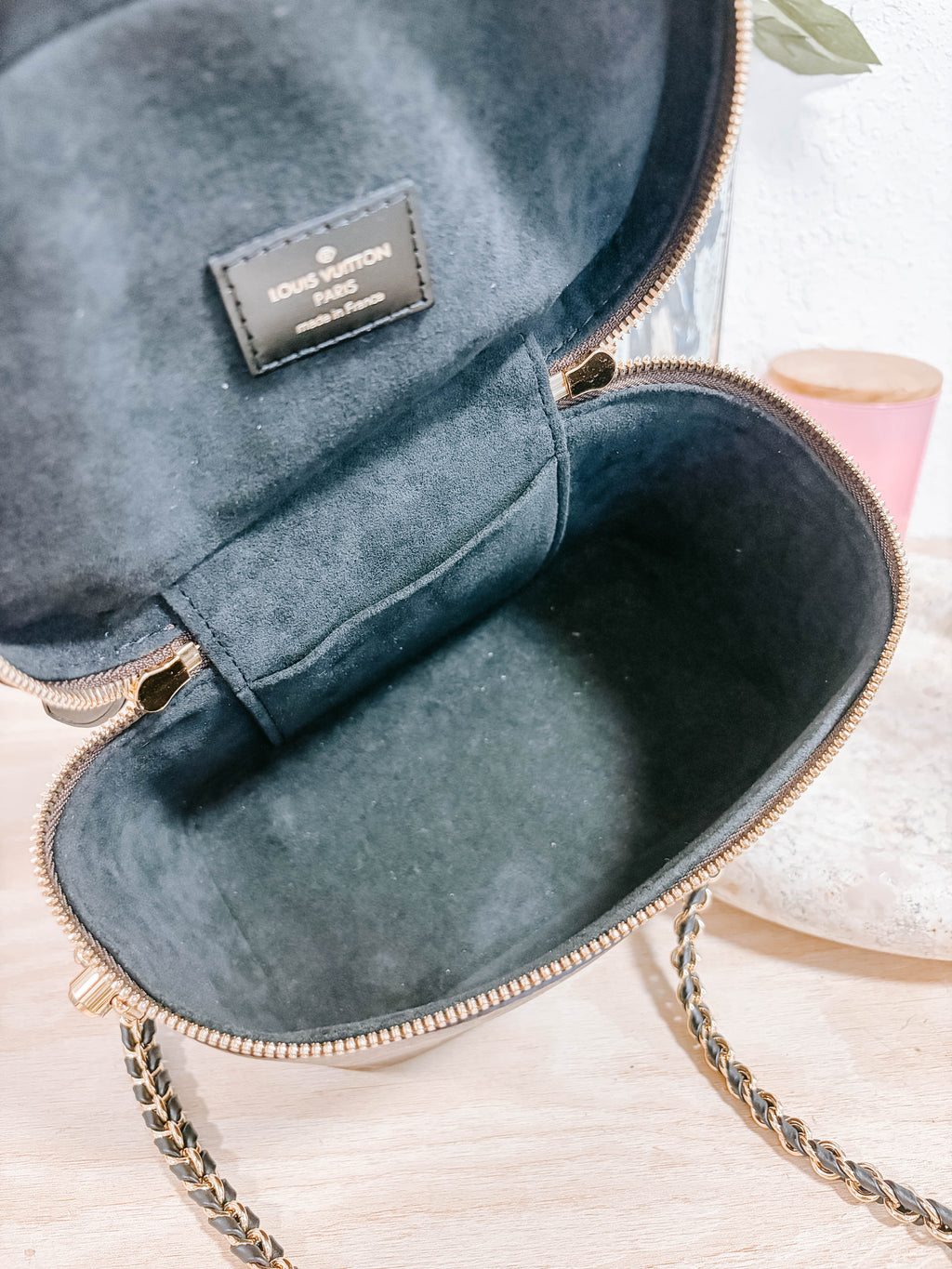 Pre-Owned Louis Vuitton Reverse Monogram Vanity Bag