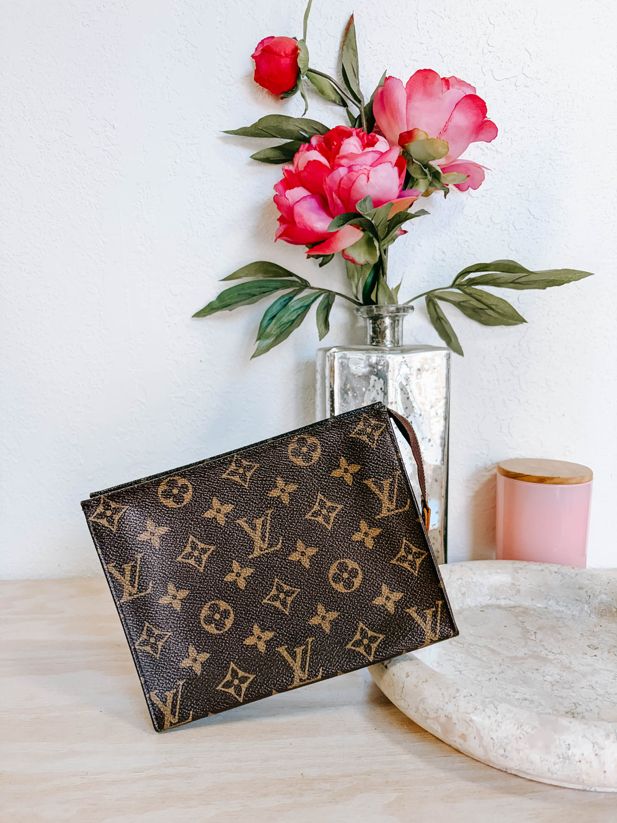 Pre-Owned Louis Vuitton Monogram Toiletry 19 Case - 2004
