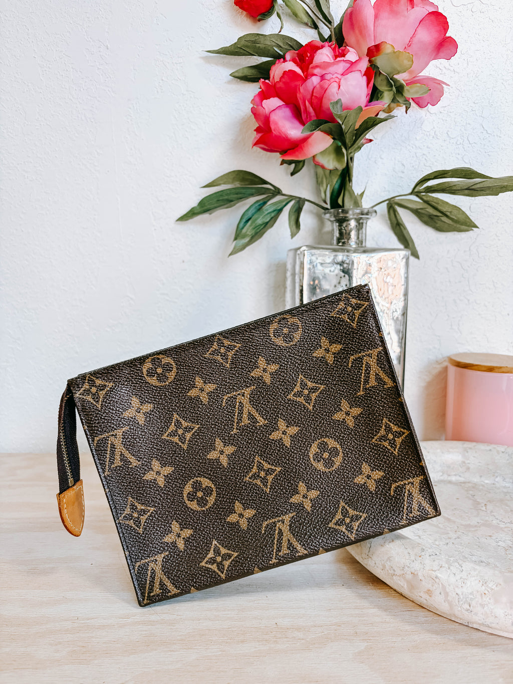 Pre-Owned Louis Vuitton Monogram Toiletry 19 Case - 2004