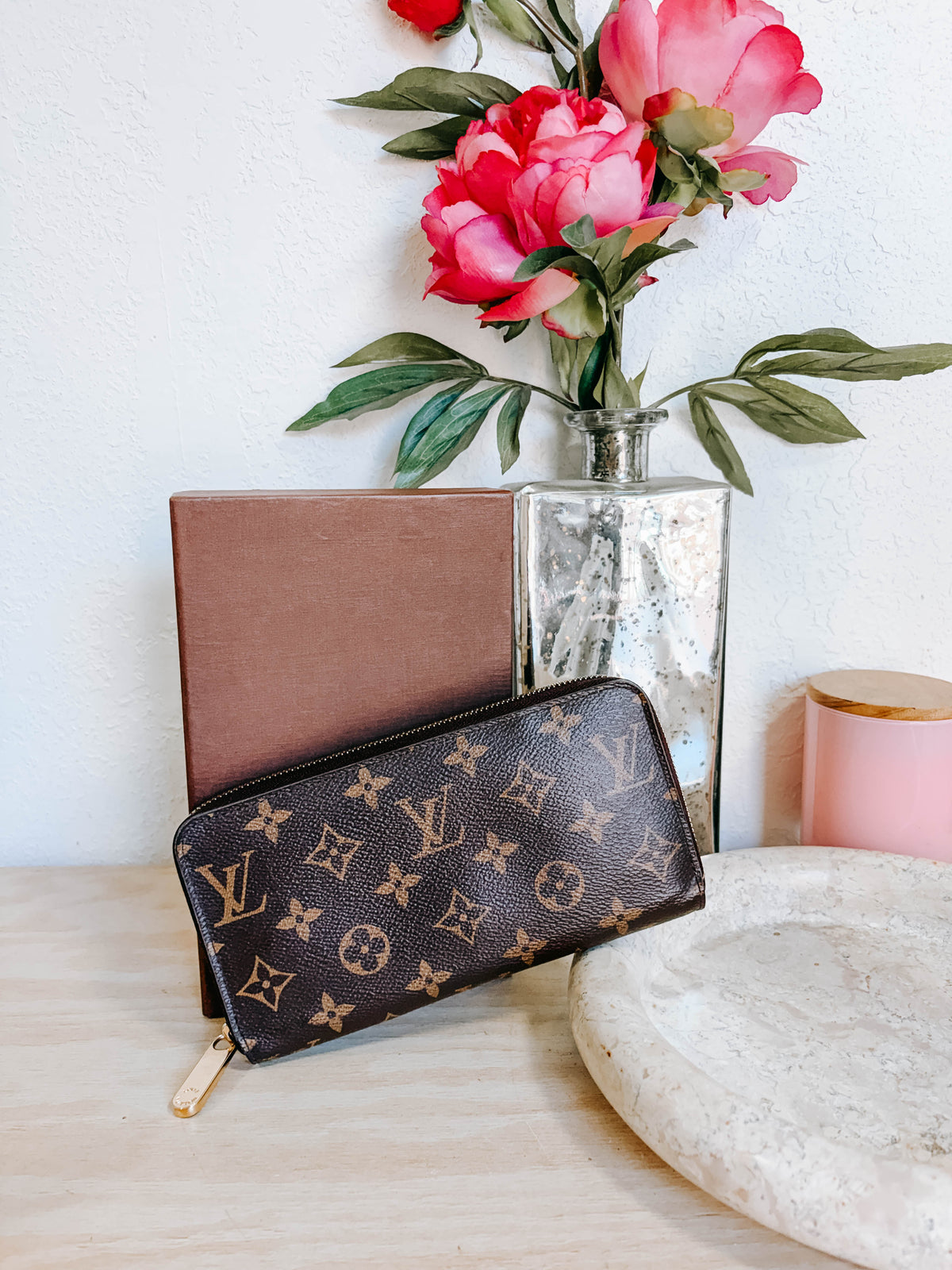 Pre-Owned Louis Vuitton Monogram Zippy Wallet - Rose Ballerine Interior