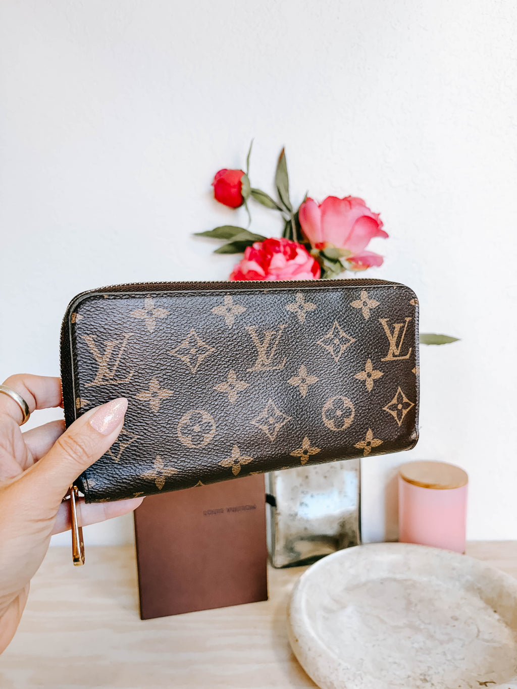 Pre-Owned Louis Vuitton Monogram Zippy Wallet - Rose Ballerine Interior