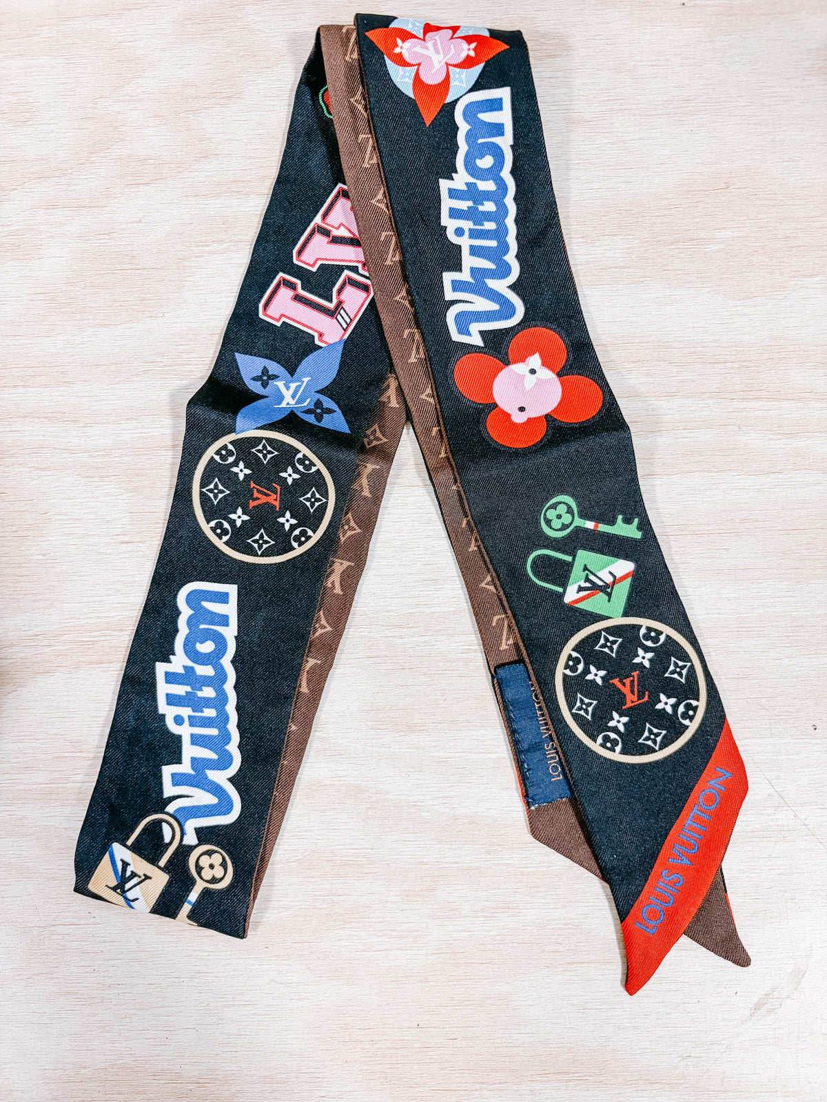 Pre-Owned Louis Vuitton Silk Bandeau Scarf