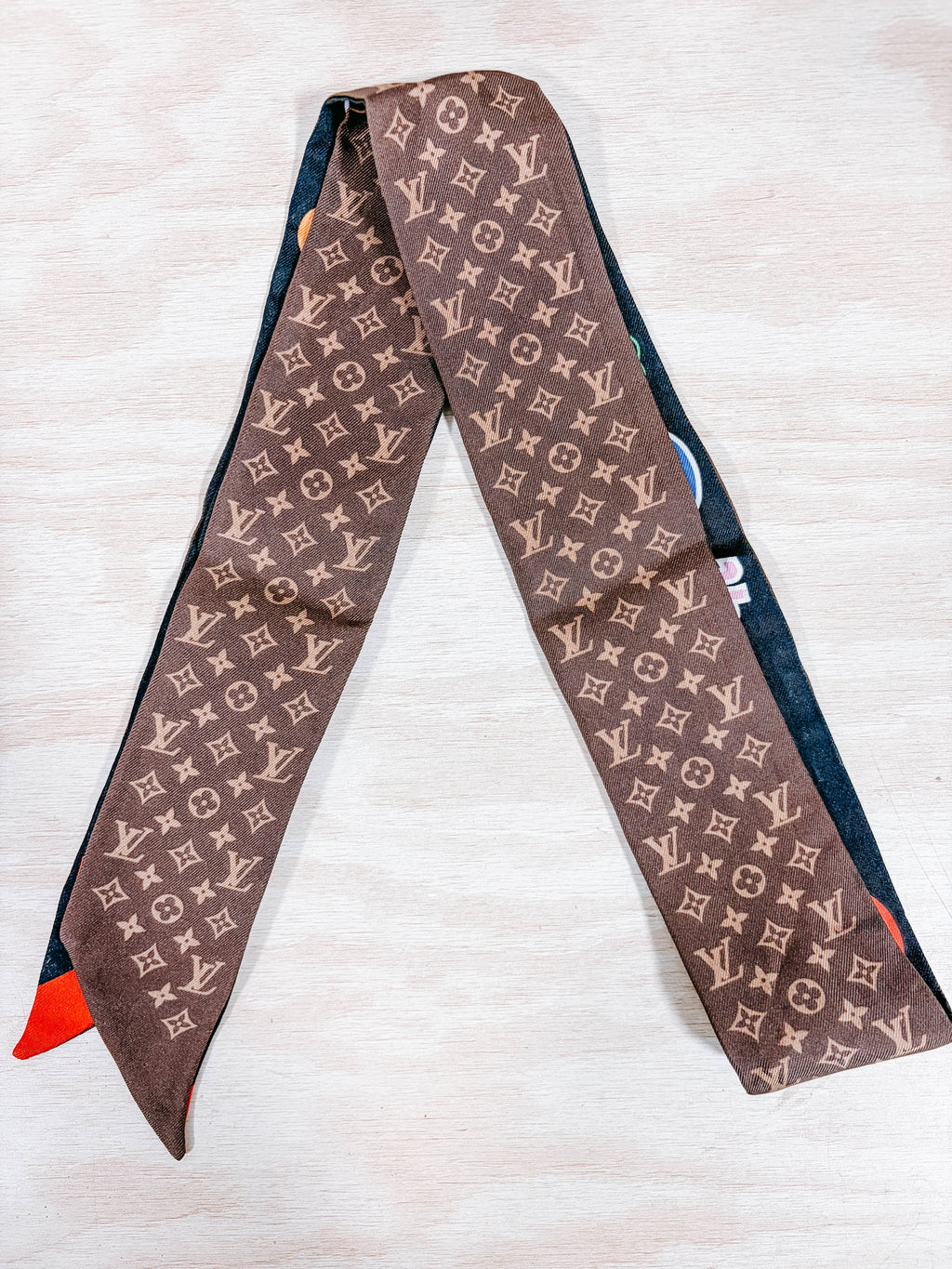 Pre-Owned Louis Vuitton Silk Bandeau Scarf