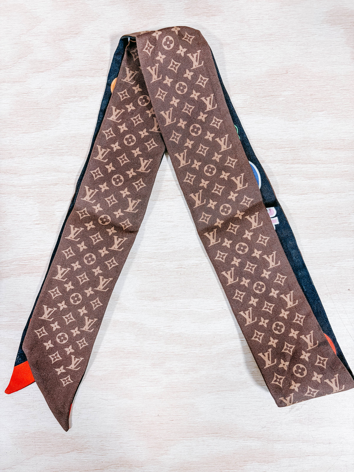 Pre-Owned Louis Vuitton Silk Bandeau Scarf