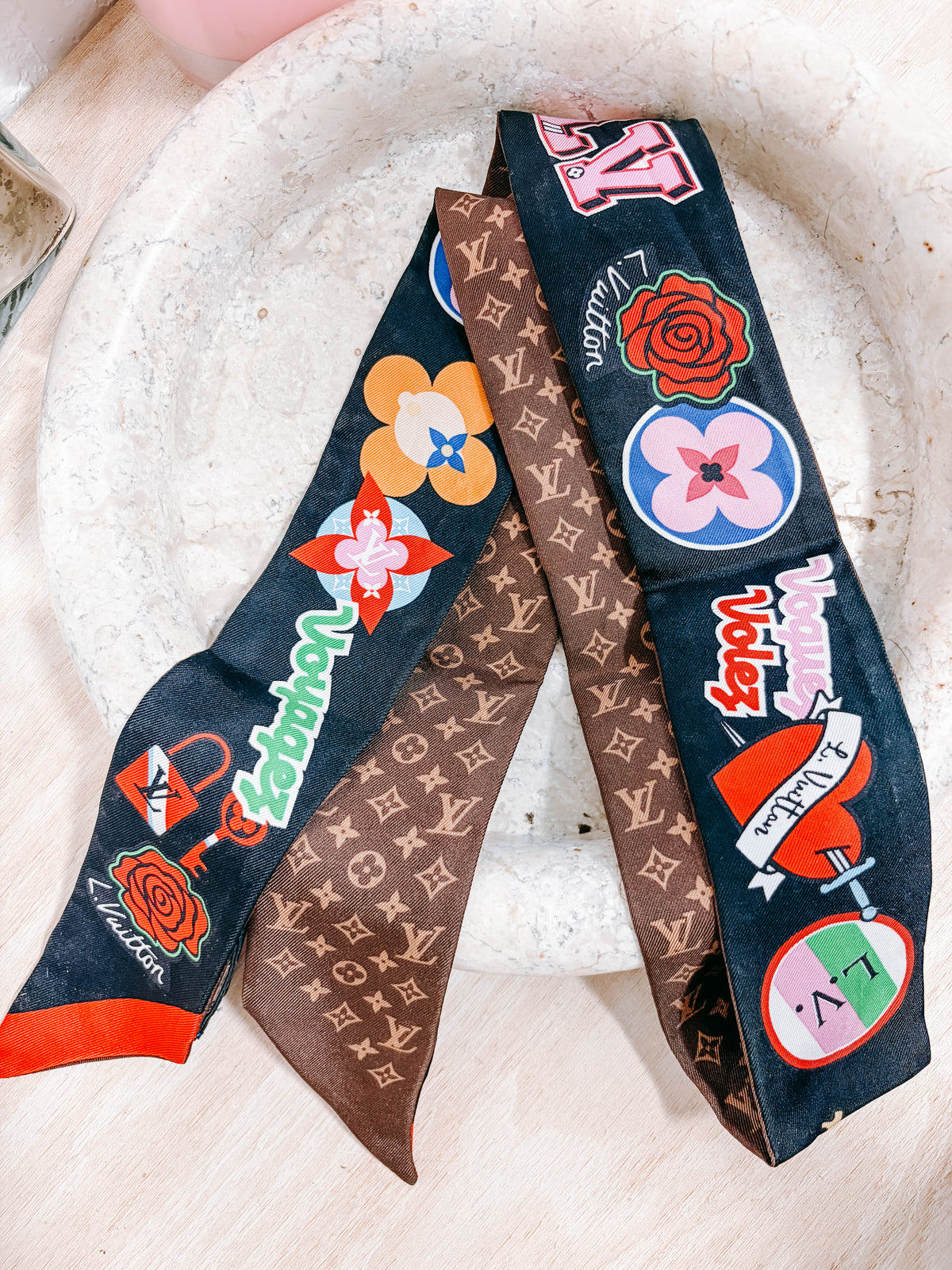 Pre-Owned Louis Vuitton Silk Bandeau Scarf