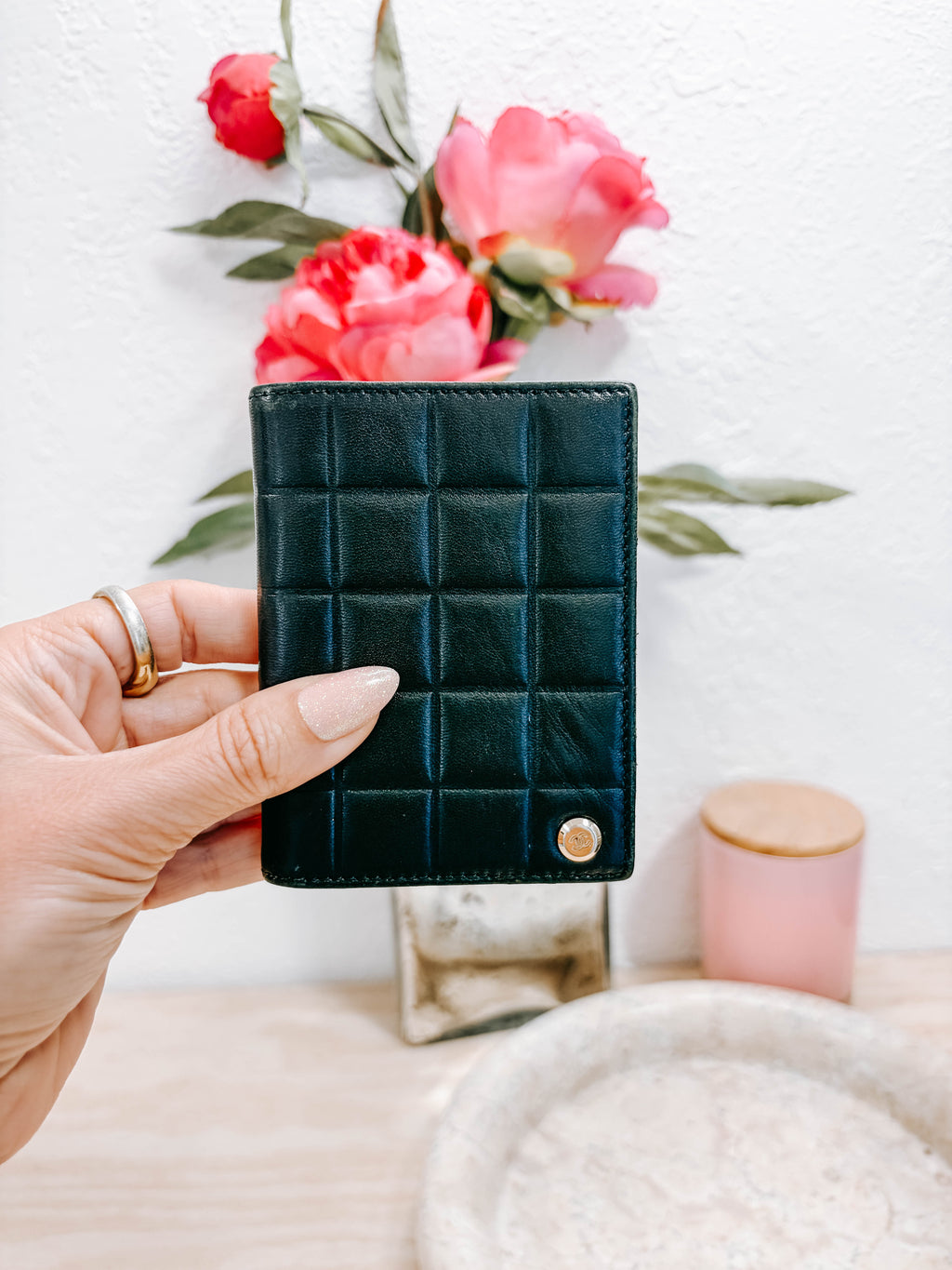 Pre-Owned Chanel Chocolate Bar Card Holder