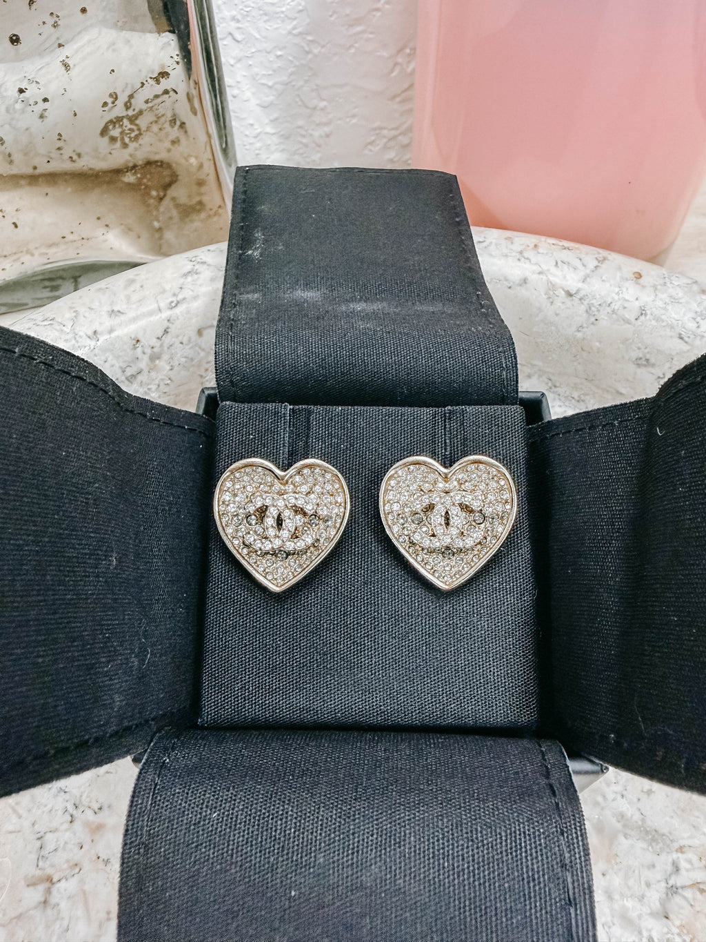 Pre-Owned Chanel Rhinestone Heart CC 23P Stud Earrings