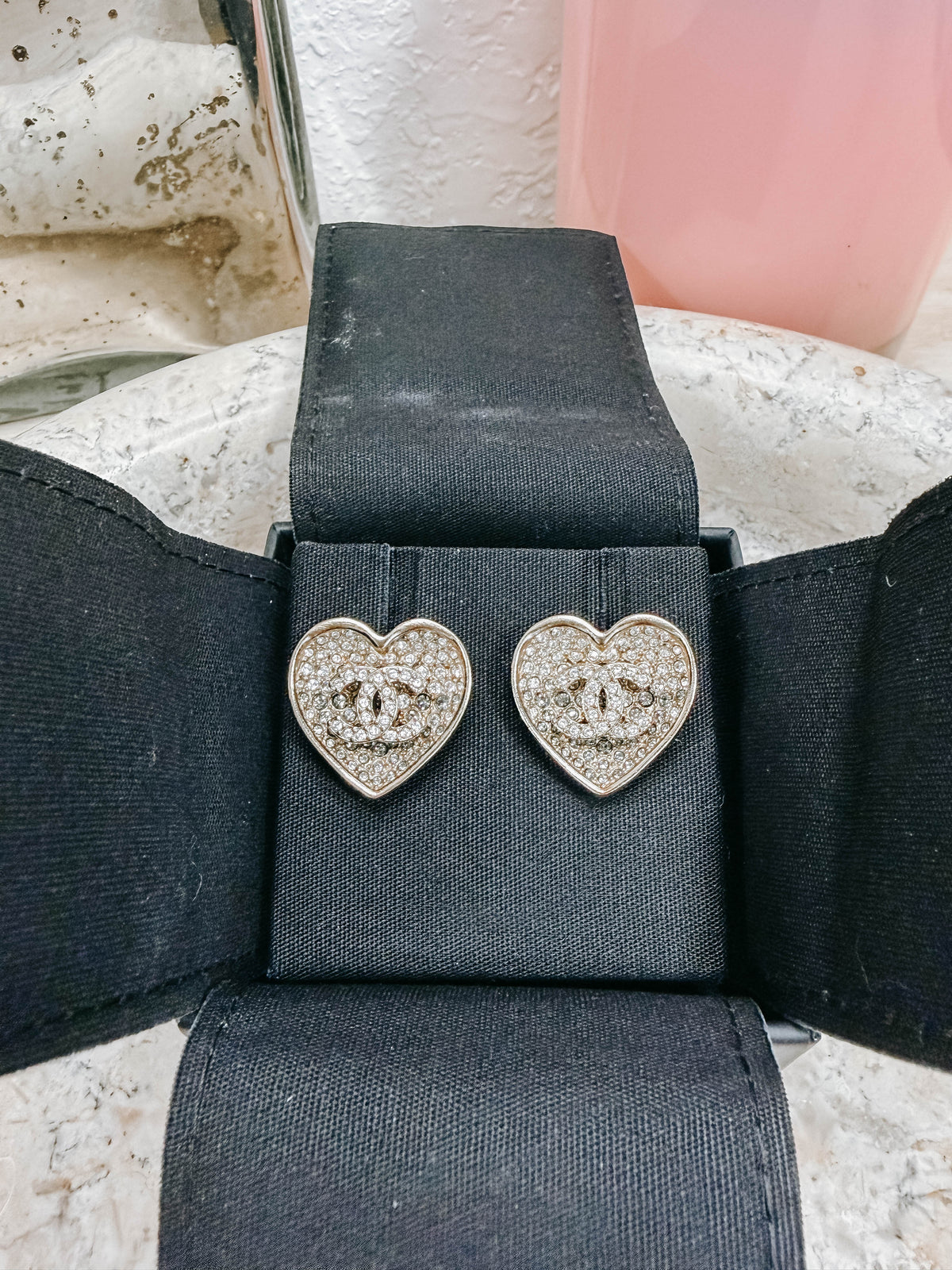 Pre-Owned Chanel Rhinestone Heart CC 23P Stud Earrings